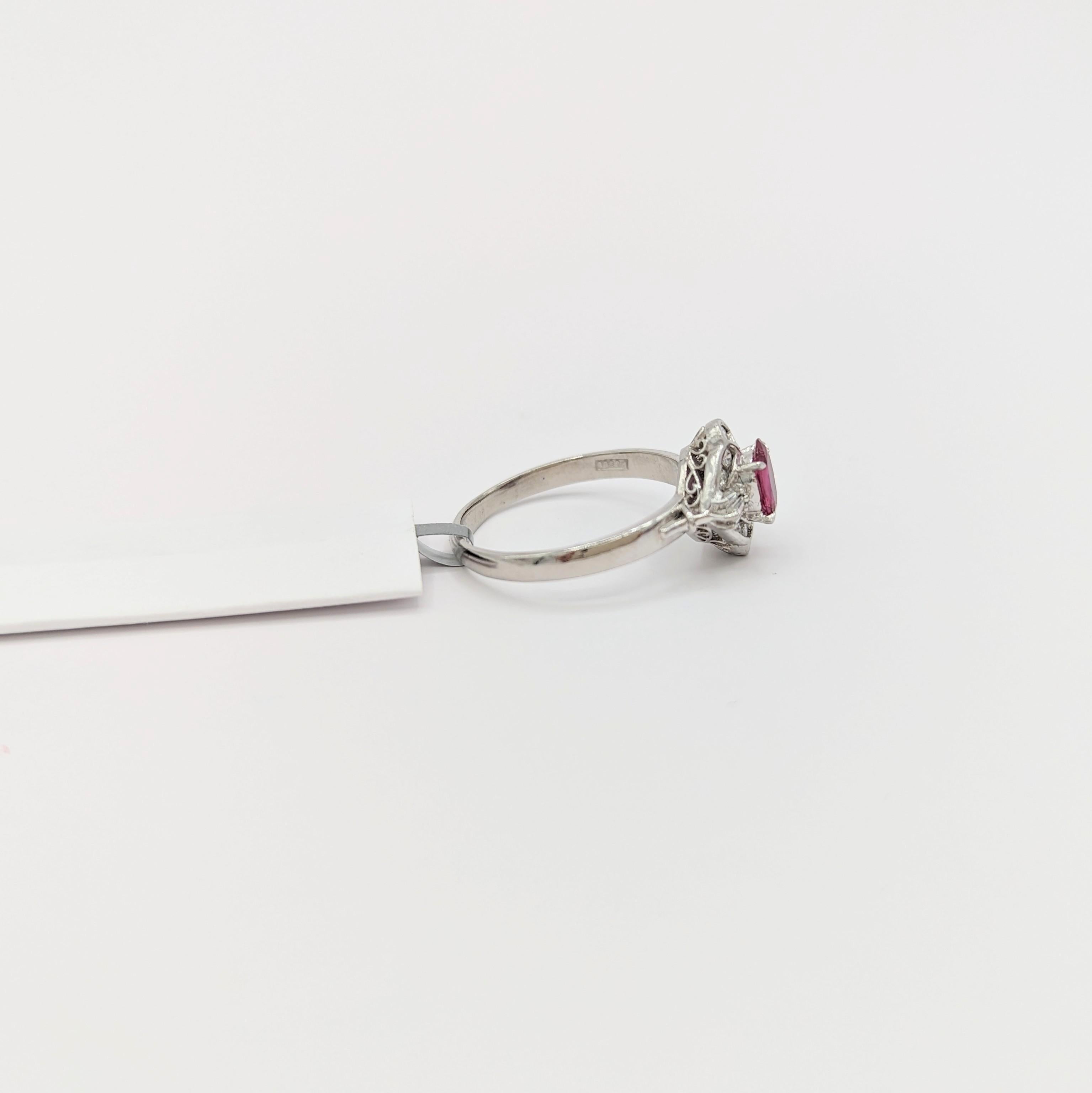 Ovaler Rubin und weißer Diamantring in Platin mit mehreren Formen im Angebot 1