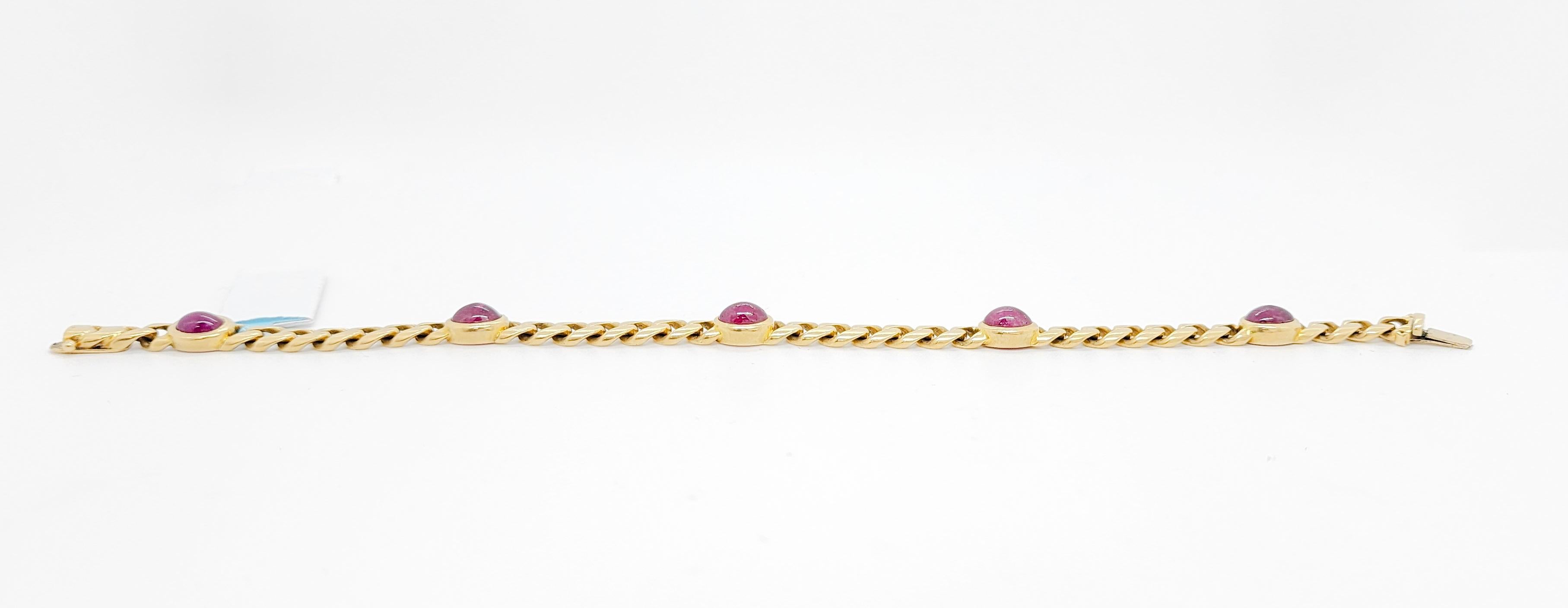 Ovales Cabochon-Armband aus 18 Karat Gelbgold mit Rubin 2