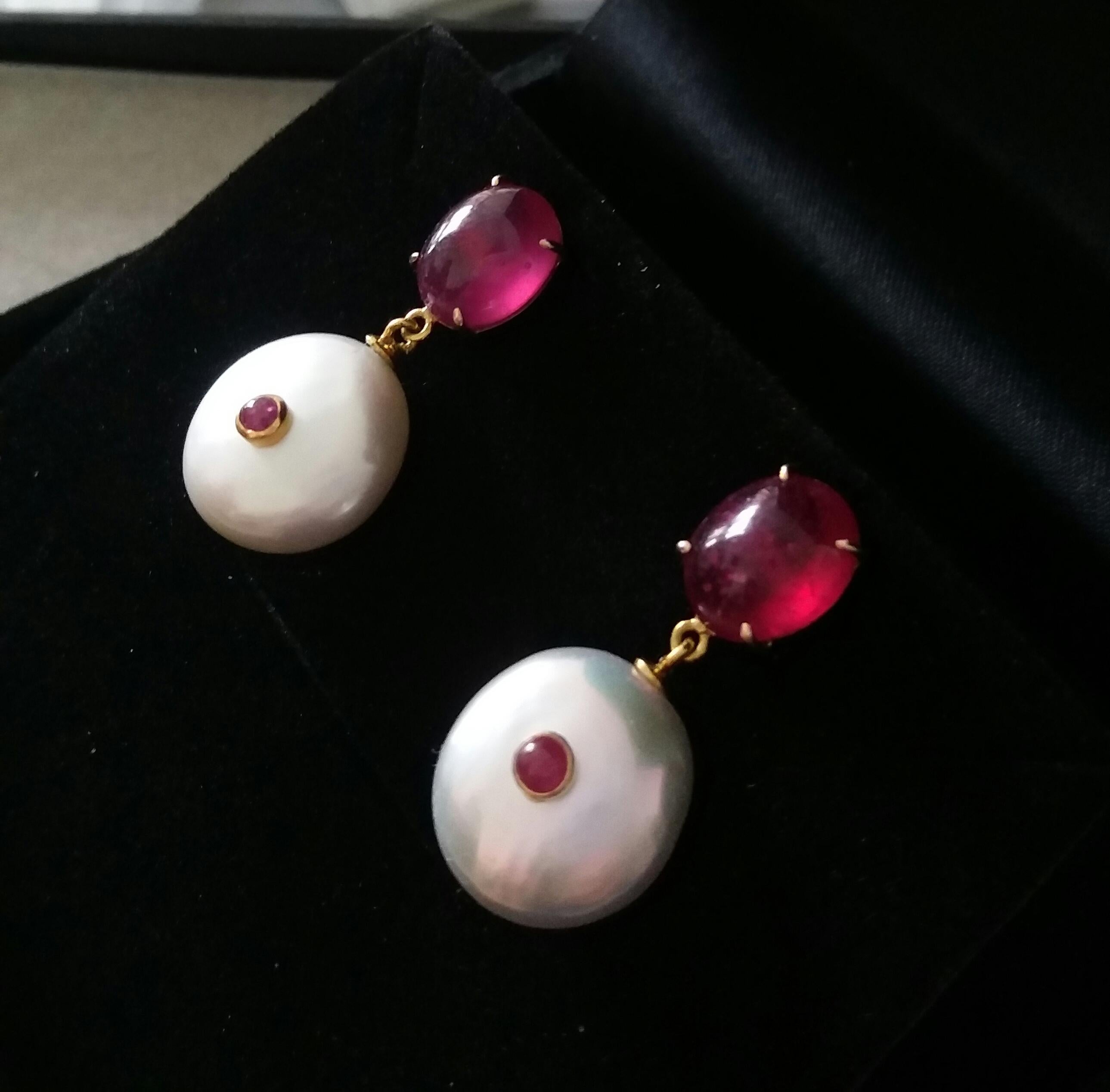 Ruby Oval Cabs 14 Kt Yellow Gold White Button Shape Baroque Pearls Earrings In Good Condition In Bangkok, TH