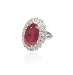 9.90 carats Ruby Oval & Diamond Brilliant Cut Cocktail Ring, GIA Certified