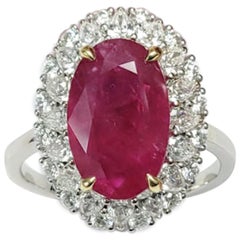 9.90 carats Ruby Oval & Diamond Brilliant Cut Cocktail Ring, GIA Certified