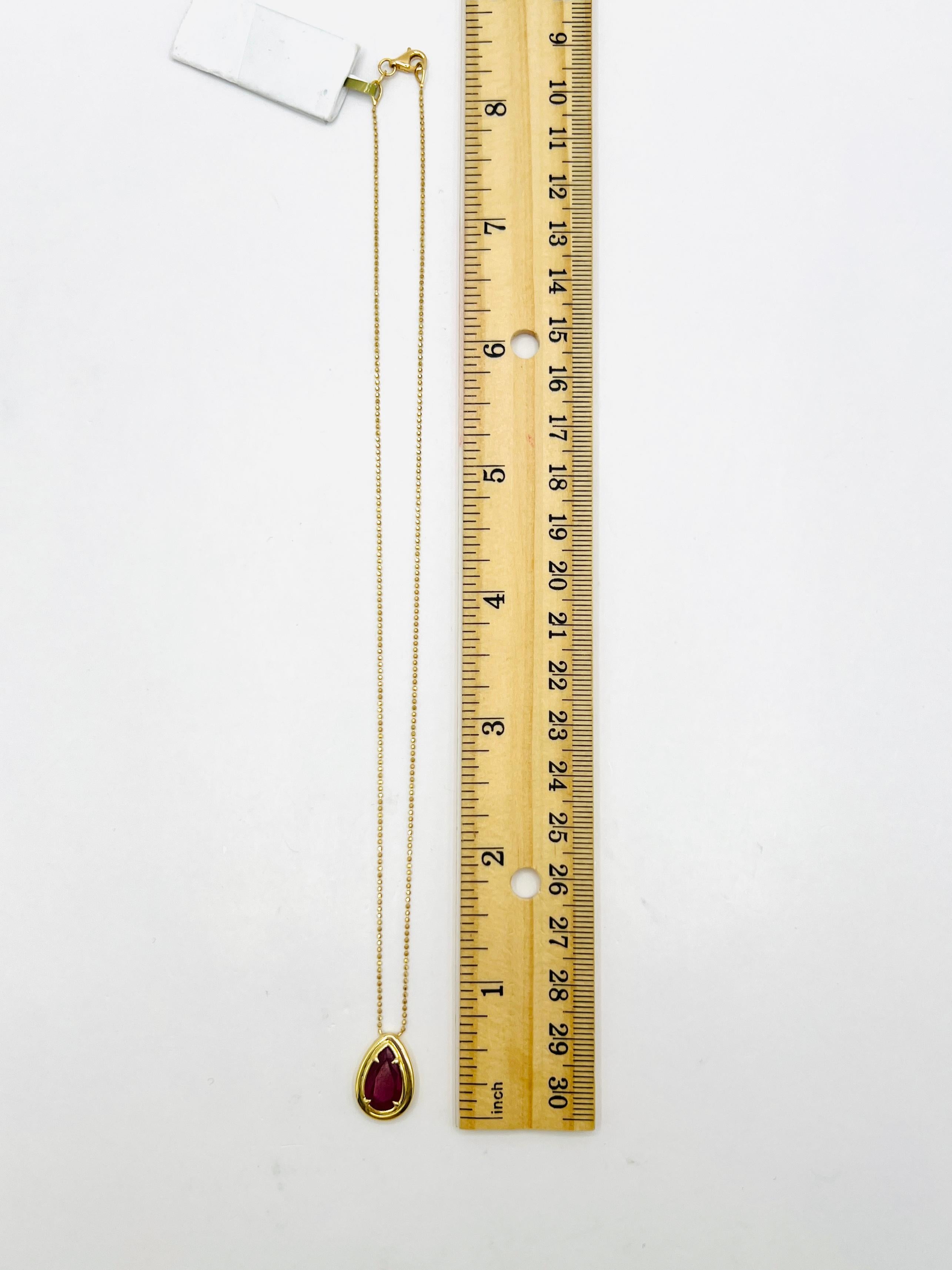 Ruby Pear Shape Bezel Pendant Necklace in 18K Yellow Gold im Angebot 2