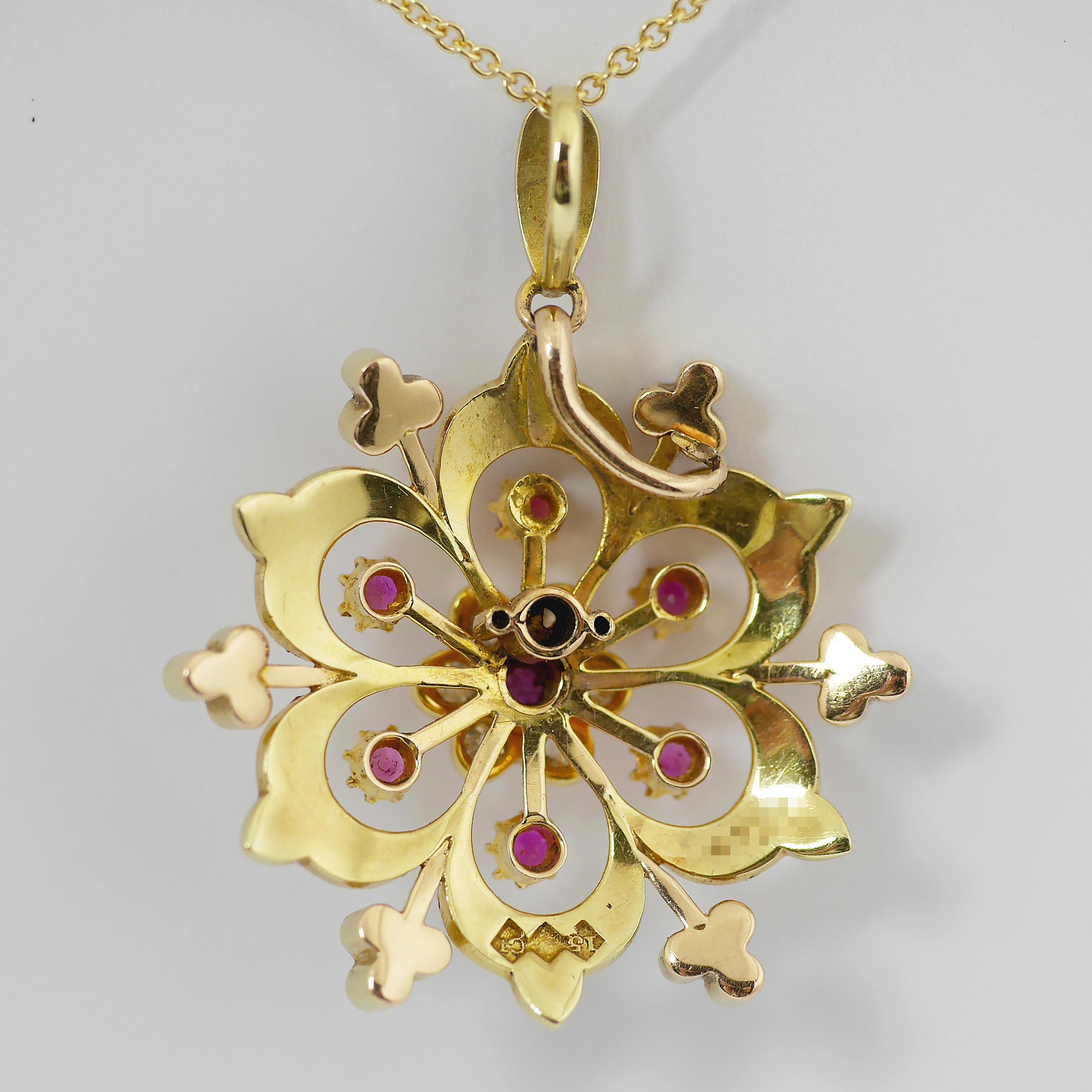 Viktorianischer Anhänger mit Rubin, Perle und Diamant, um 1850 im Angebot 4