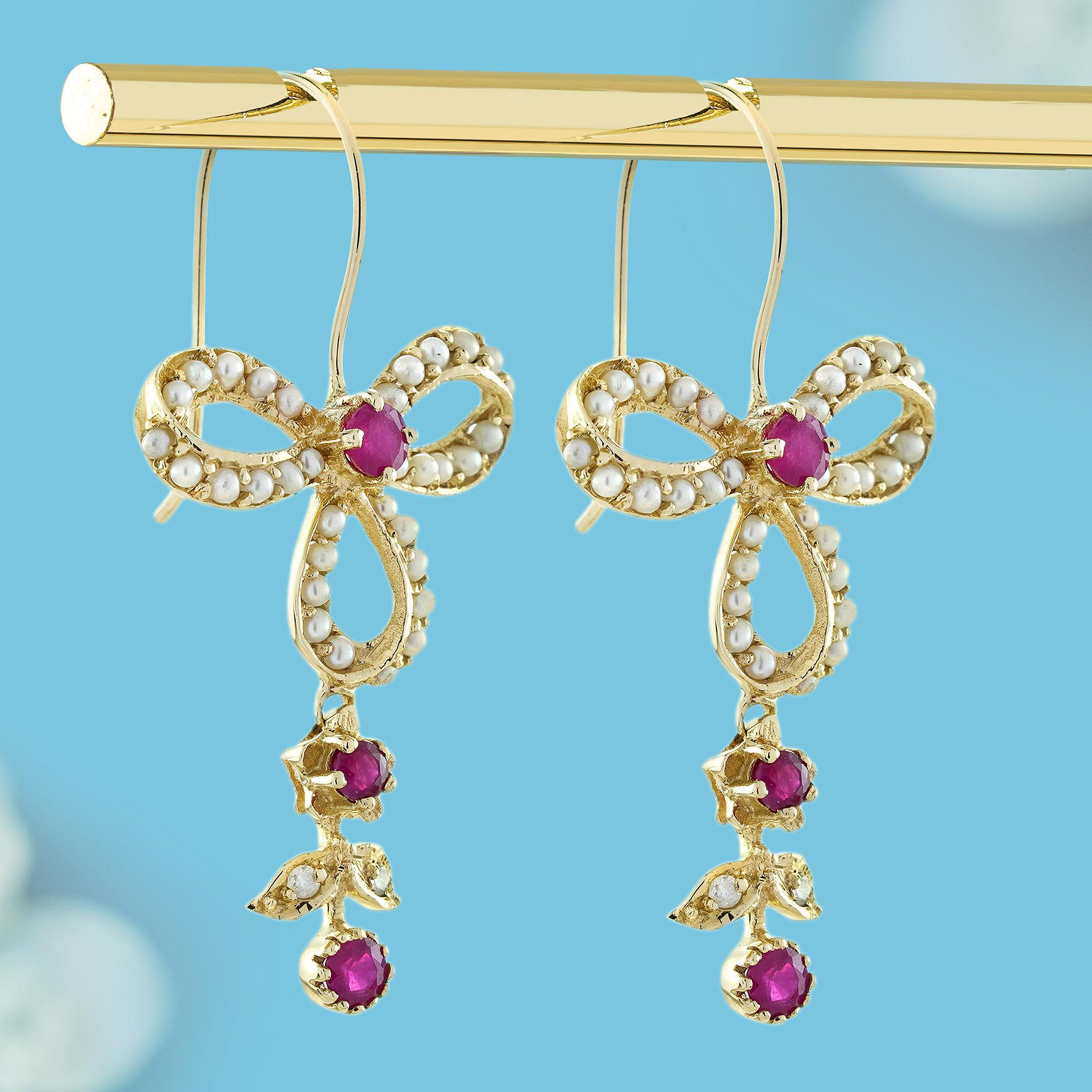 Pendientes colgantes de lazo estilo vintage con perla y rubí en oro amarillo de 9 quilates Eduardiano en venta