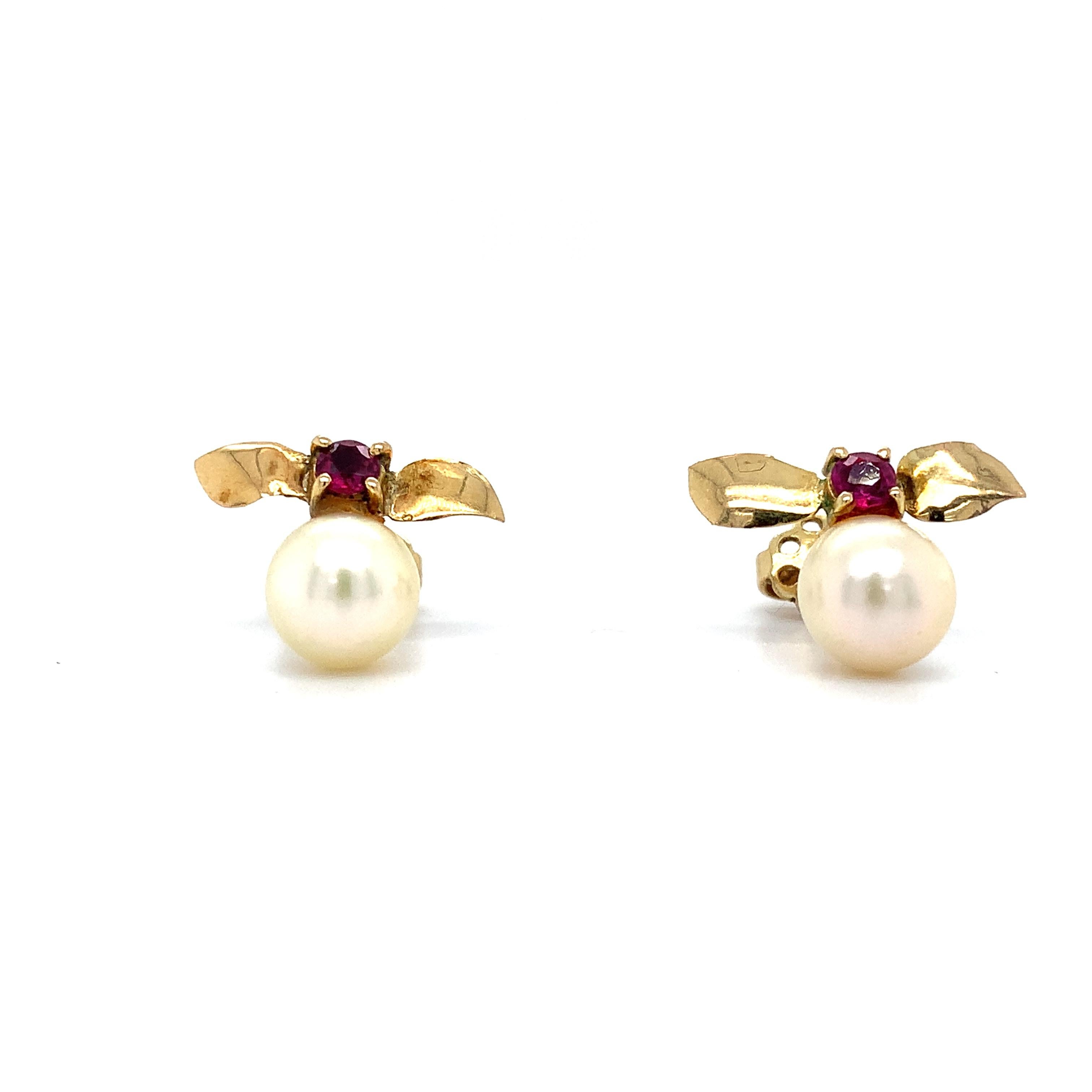 Modern Ruby pearl studs earrings 18ct yellow gold For Sale