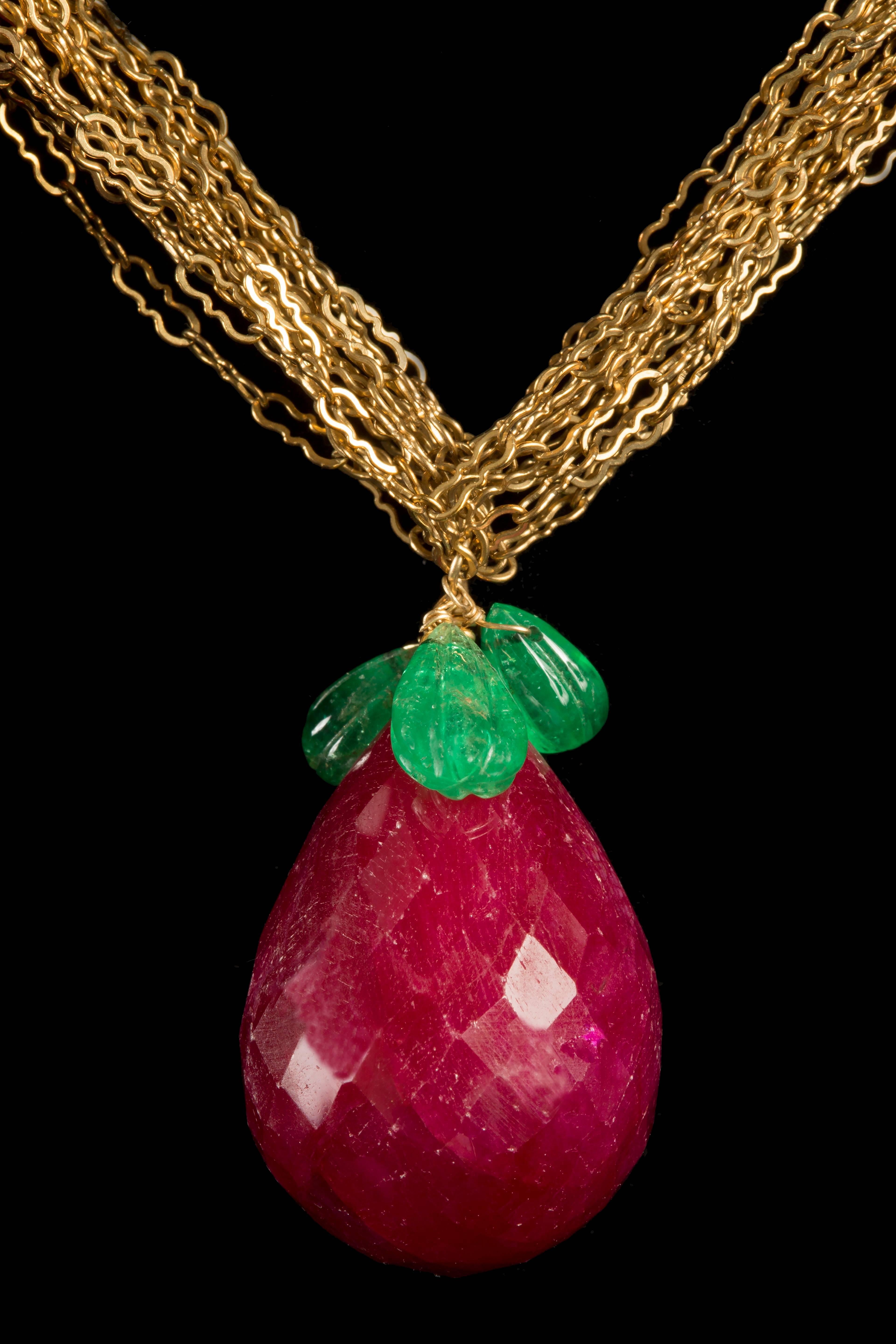 Ruby Pears Necklace In Excellent Condition For Sale In Nuevo Leon, MX