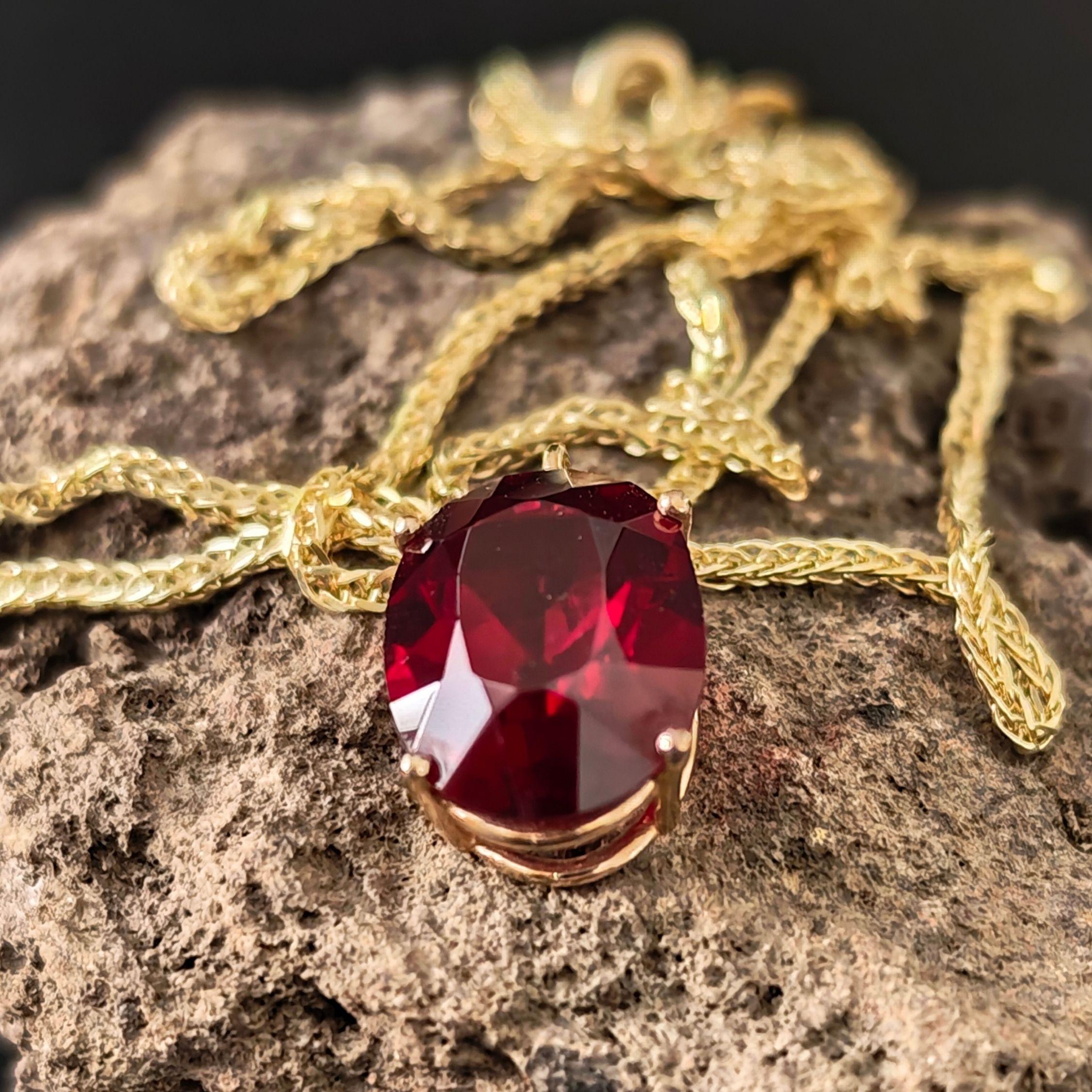 Collier à pendentifs en rubis  6.03 Carat  Diffusion  Chaîne en or jaune 14K Neuf - En vente à Ramat Gan, IL