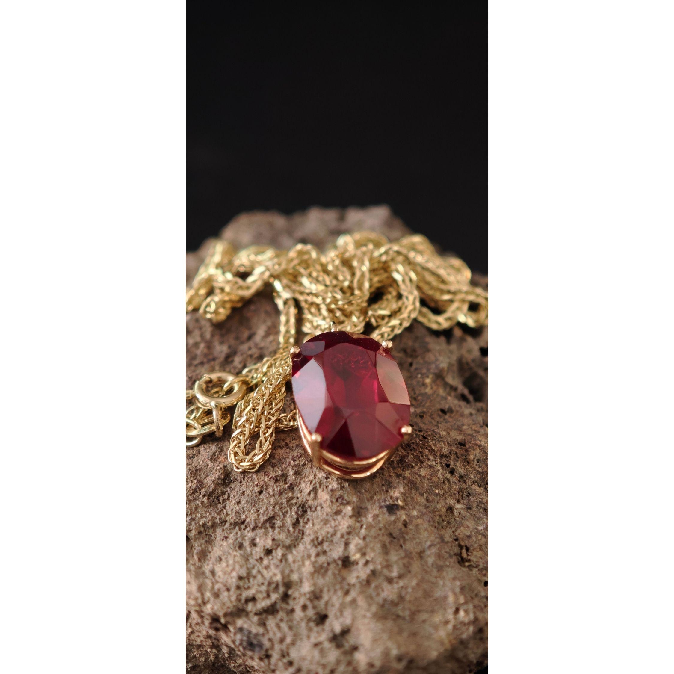 Collier à pendentifs en rubis  6.03 Carat  Diffusion  Chaîne en or jaune 14K en vente 2