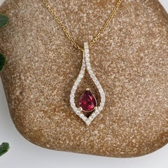 Anhänger mit Rubin und natürlichen Diamanten in Birnenform aus massivem 14K Gelbgold 6x5 mm