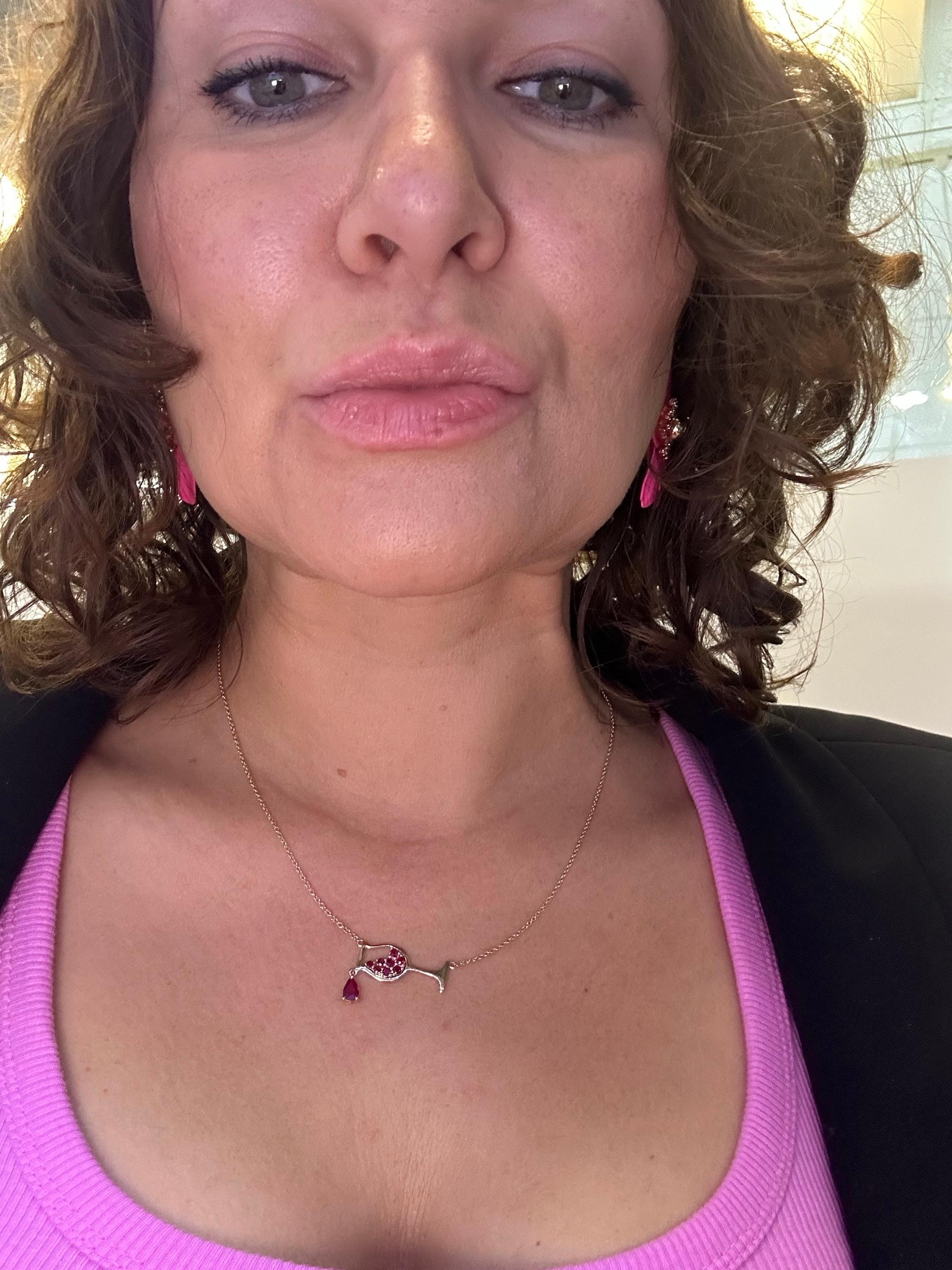 Pendentif en verre à vin or jaune 14 carats rubis NAURAL en vente 1