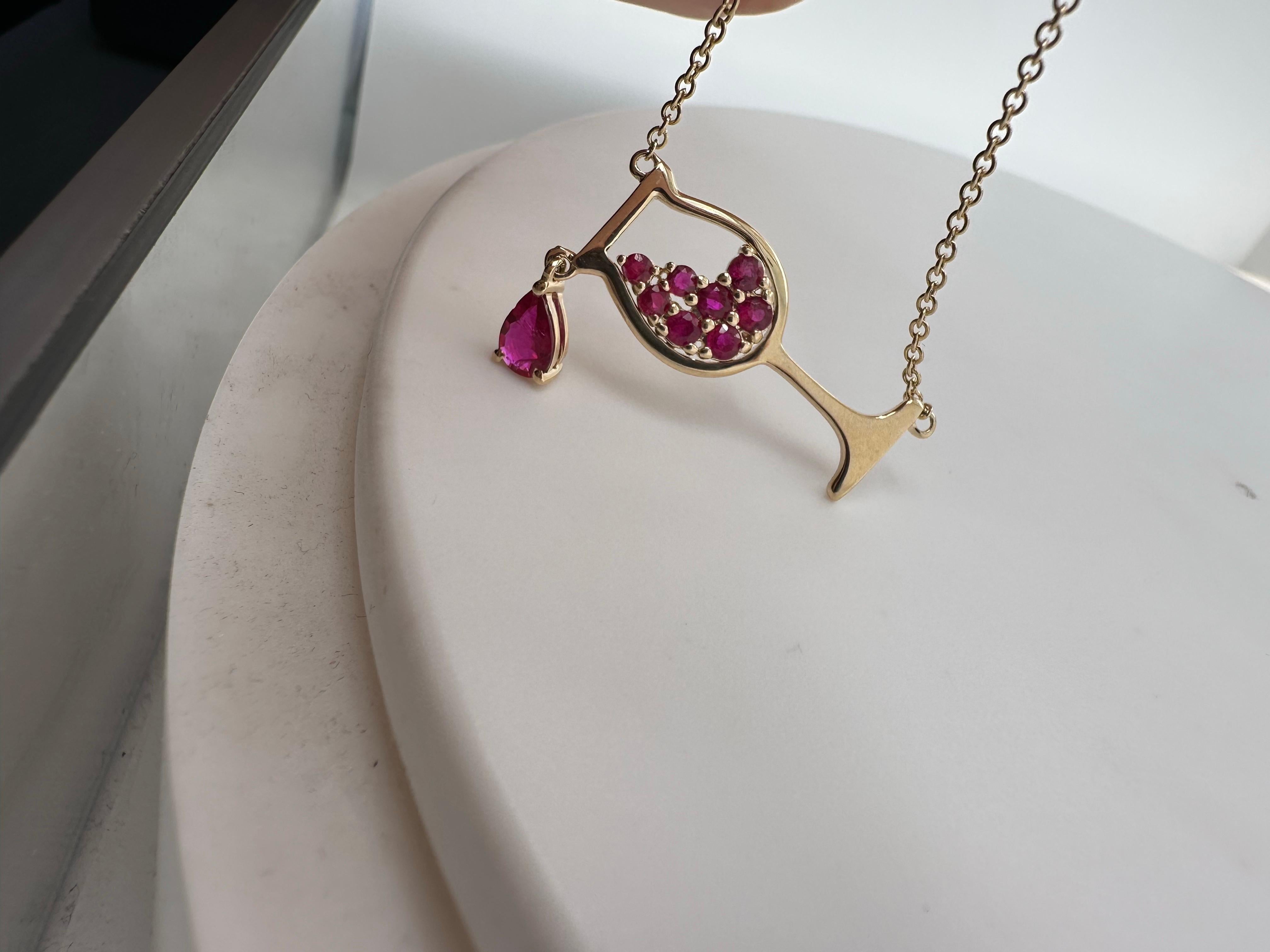 Pendentif en verre à vin or jaune 14 carats rubis NAURAL en vente 3