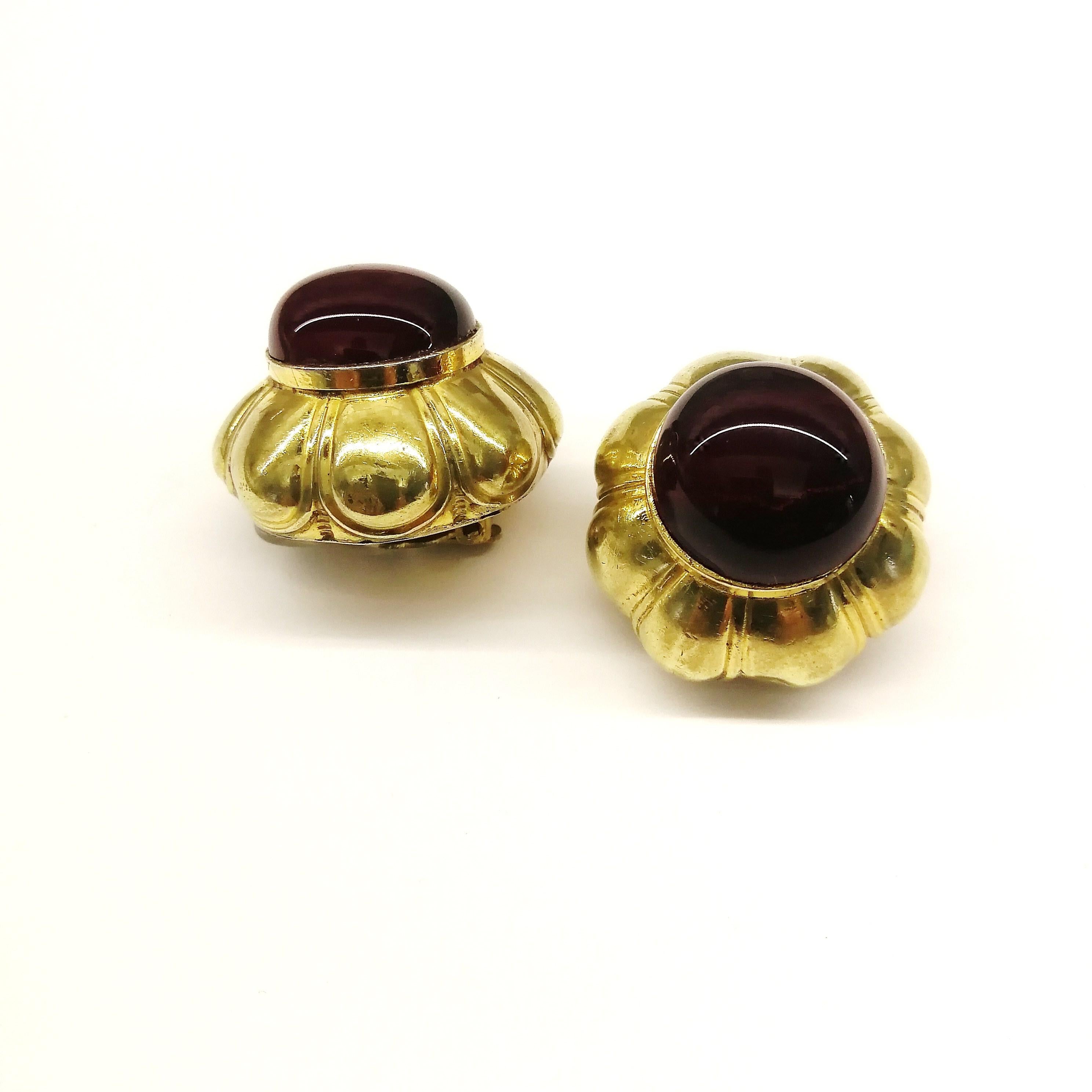 Ruby poured glass and gilt metal earrings, Goossens for Chanel, France, 1960s. In Good Condition In Greyabbey, County Down