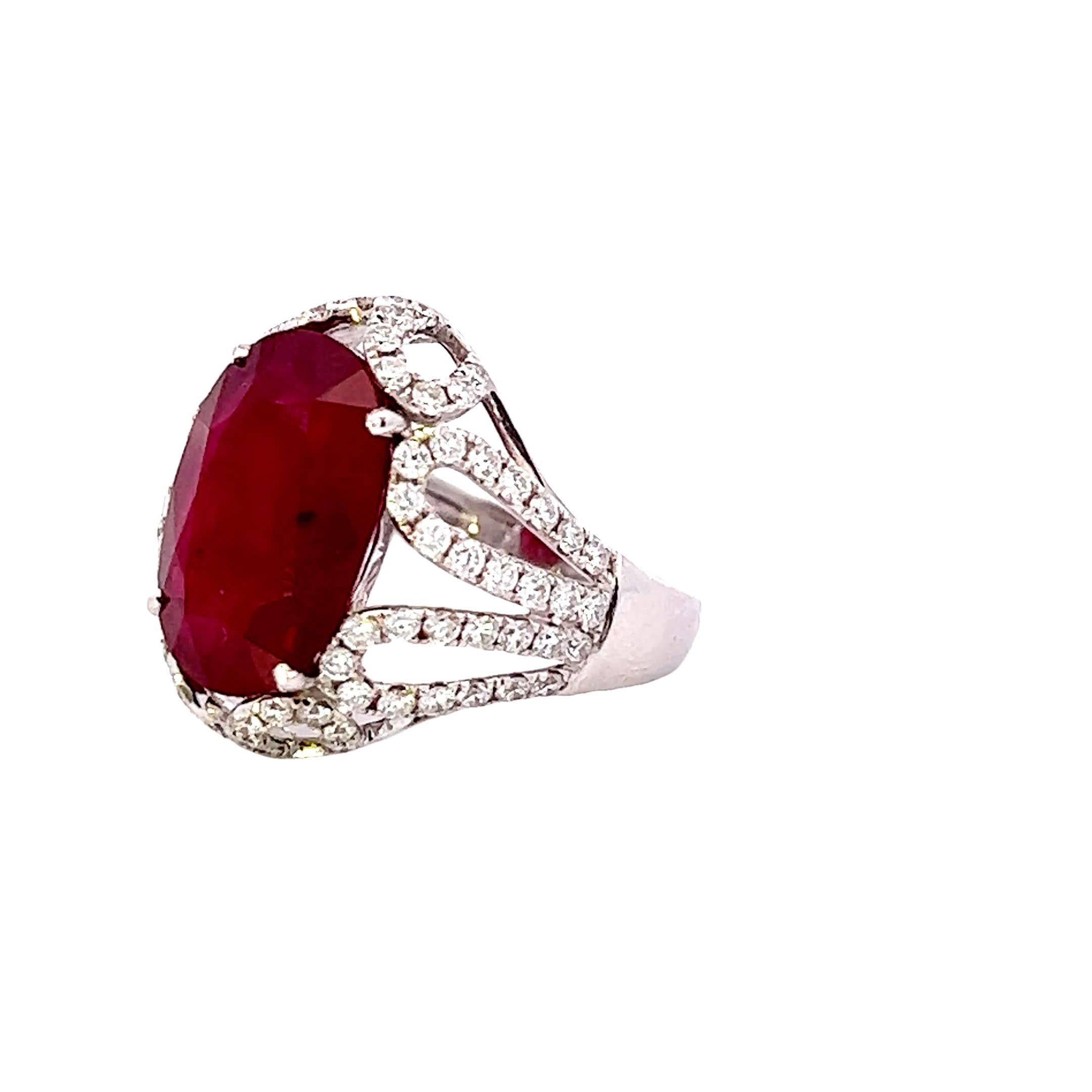 Anello con diamante Ruby Radiance In condizioni Nuovo in vendita a Great Neck Plaza, NY