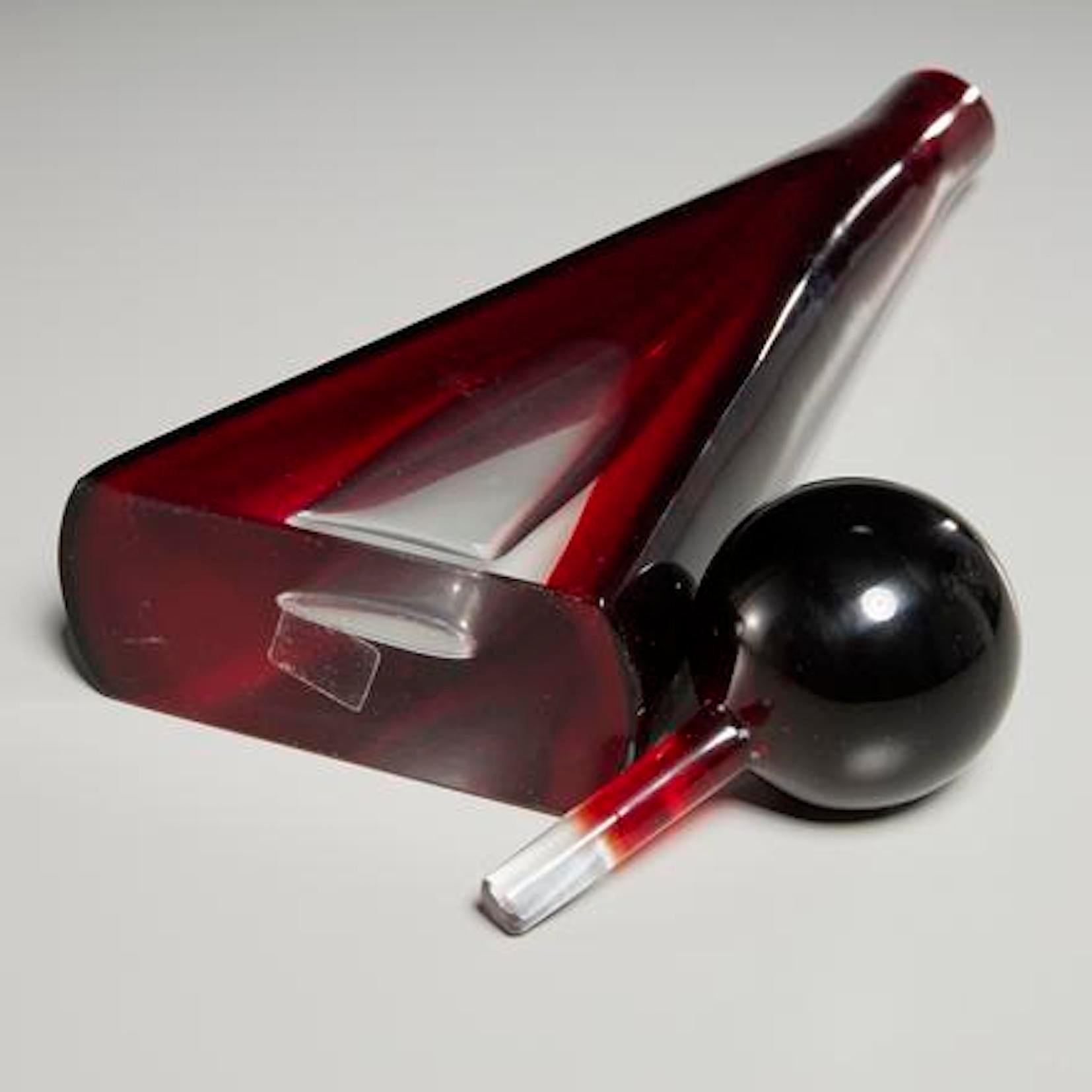 Ruby Red and Clear Glass Sommerso Bottle by Salviati In Good Condition For Sale In Montreal, QC