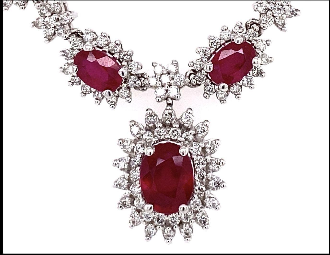 Halskette aus Gold mit Rubin und Diamanten im Vintage-Stil, Nachlass-Schmuck (Gemischter Schliff) im Angebot