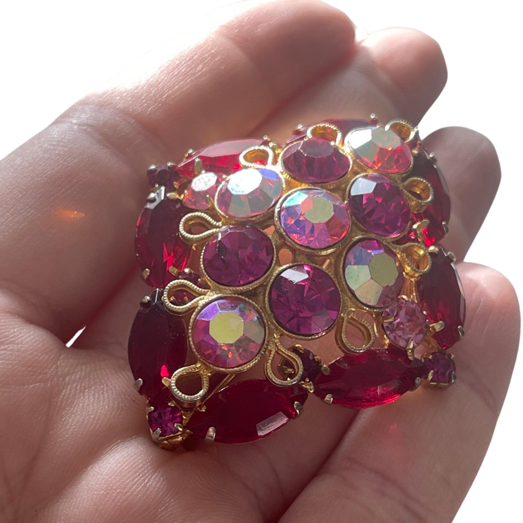 Ruby Red and Rose Pink Multifaceted Rhinestone Brooch. Circa. 1955's - 1959 For Sale 5