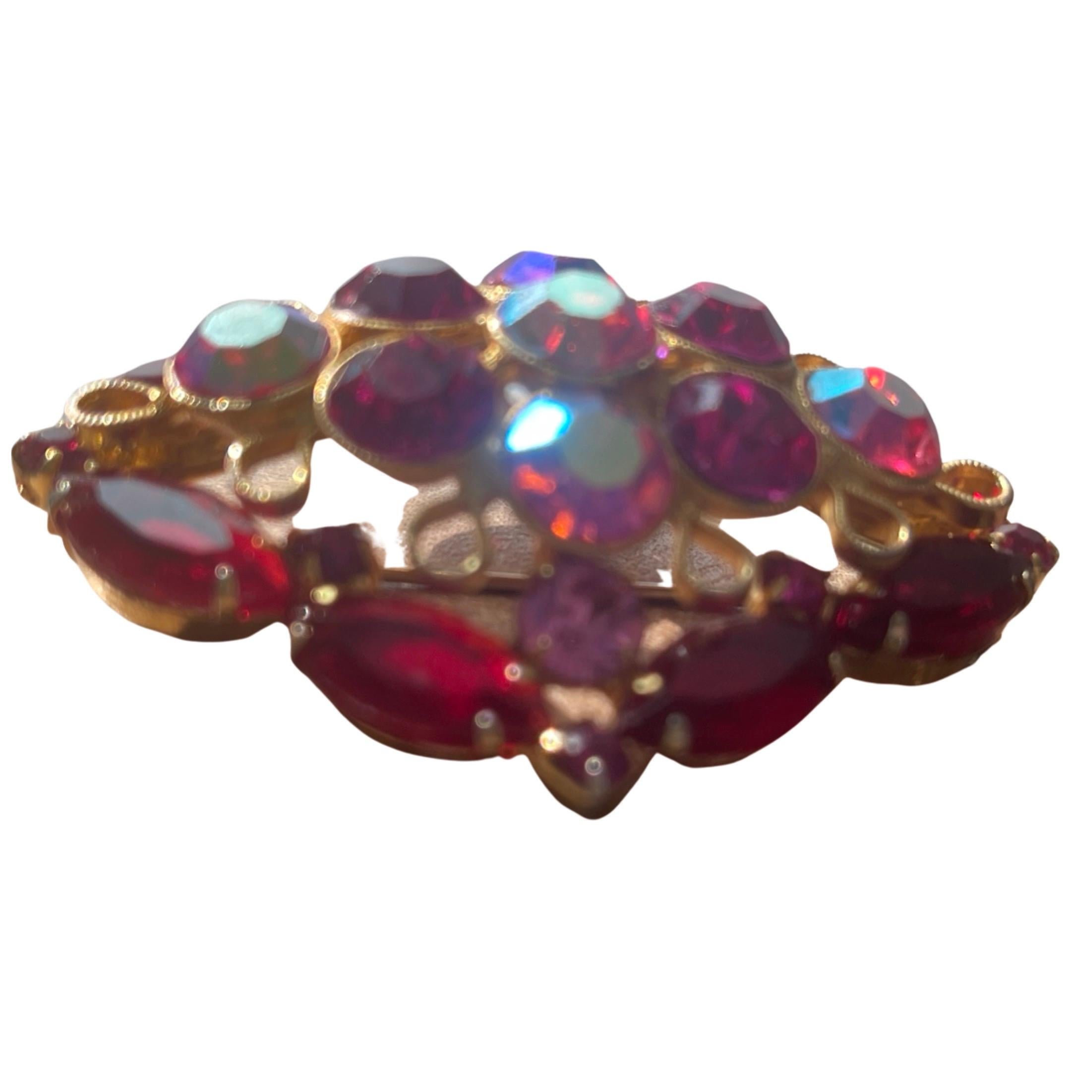 Ruby Red and Rose Pink Multifaceted Rhinestone Brooch. Circa. 1955's - 1959 For Sale 1