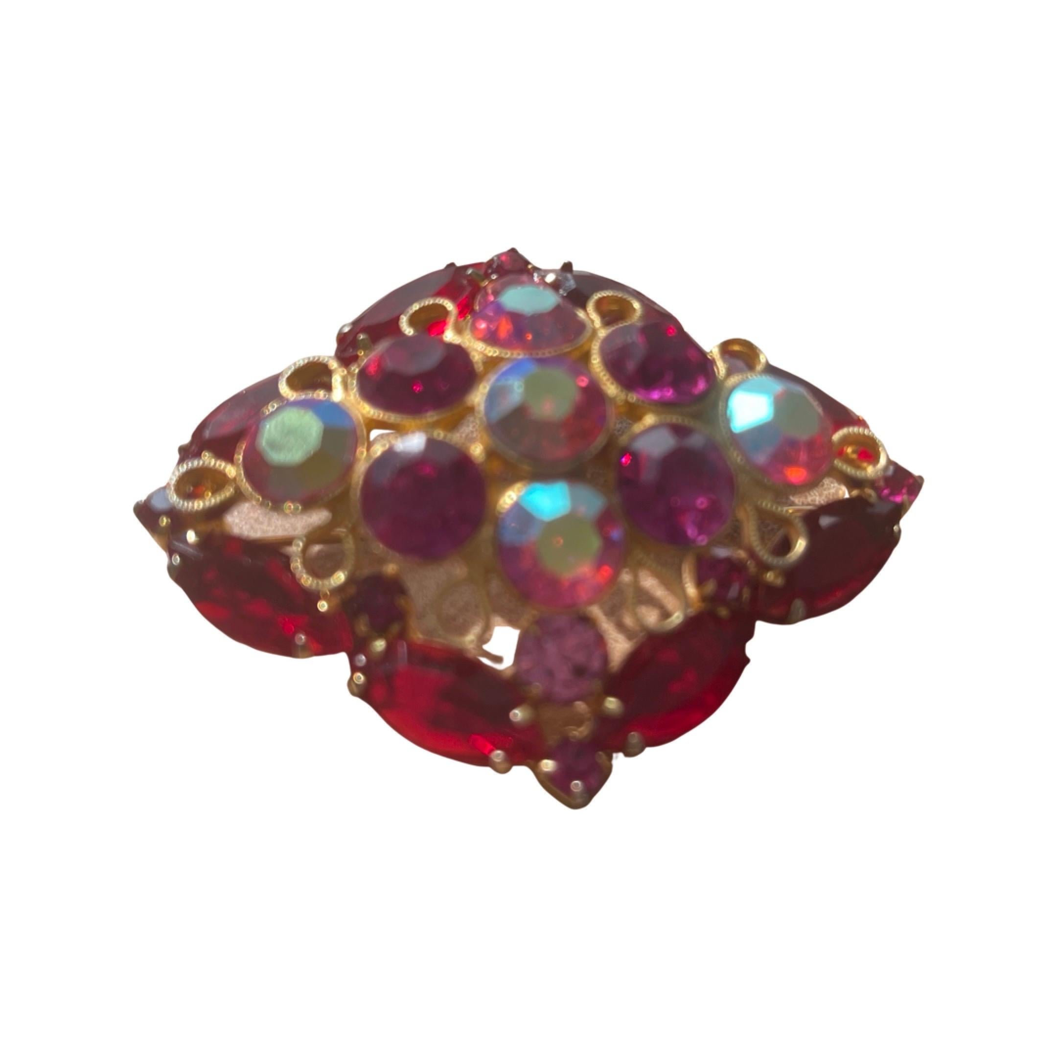 Ruby Red and Rose Pink Multifaceted Rhinestone Brooch. Circa. 1955's - 1959 For Sale 2