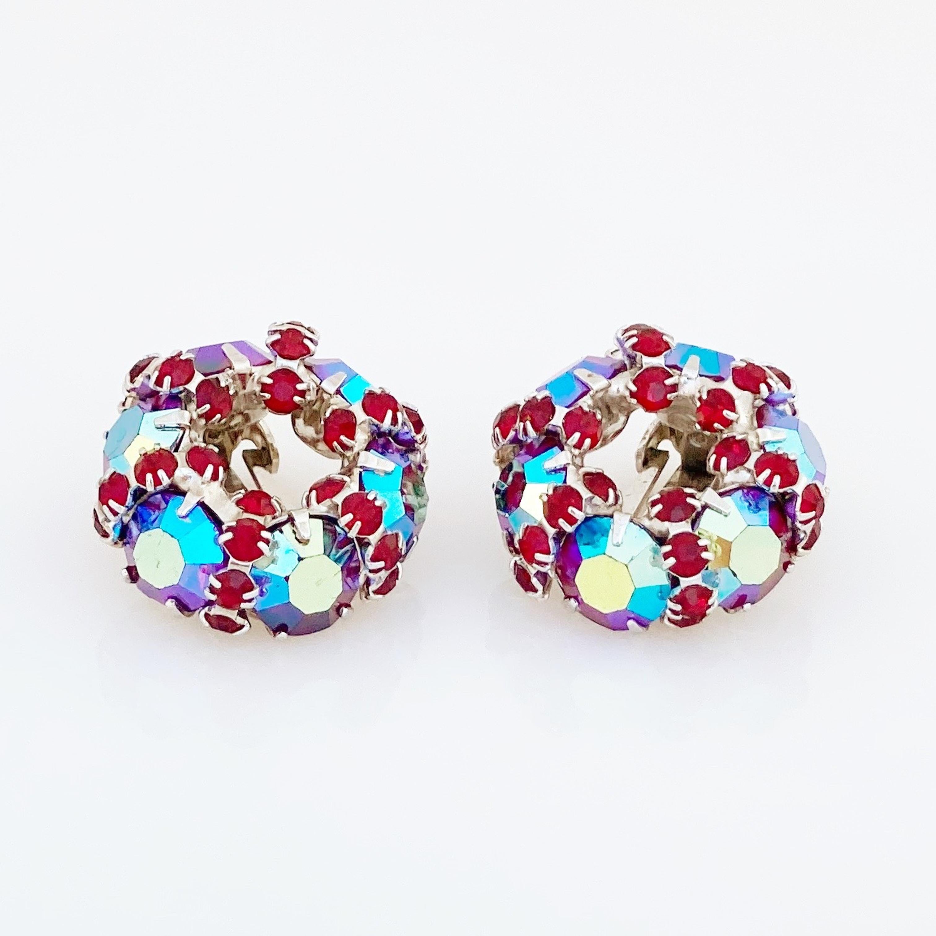 Pendientes Corona de Cristal Aurora Boreal Rojo Rubí y Azul By Warner, Años 60 en Bueno estado para la venta en McKinney, TX
