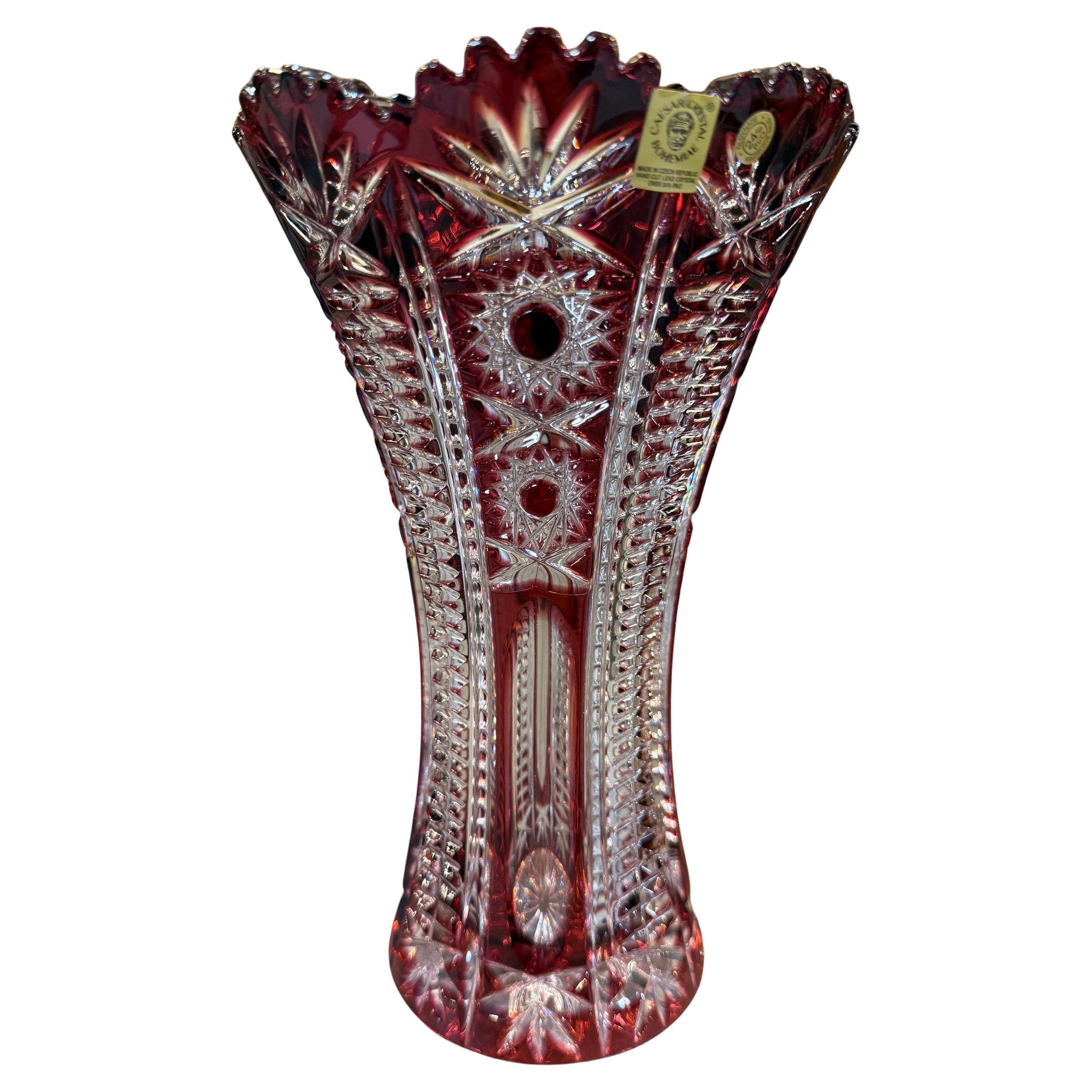 Rubinrote Vase aus handgeschliffenem Bleikristall von Caesar Crystal Bohemiae Co.Czech Republic