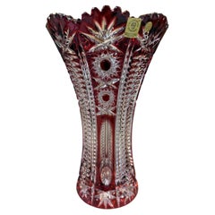 Jarrón de Cristal de Plomo Tallado a Mano Rojo Rubí de Caesar Crystal Bohemiae Co.República Checa