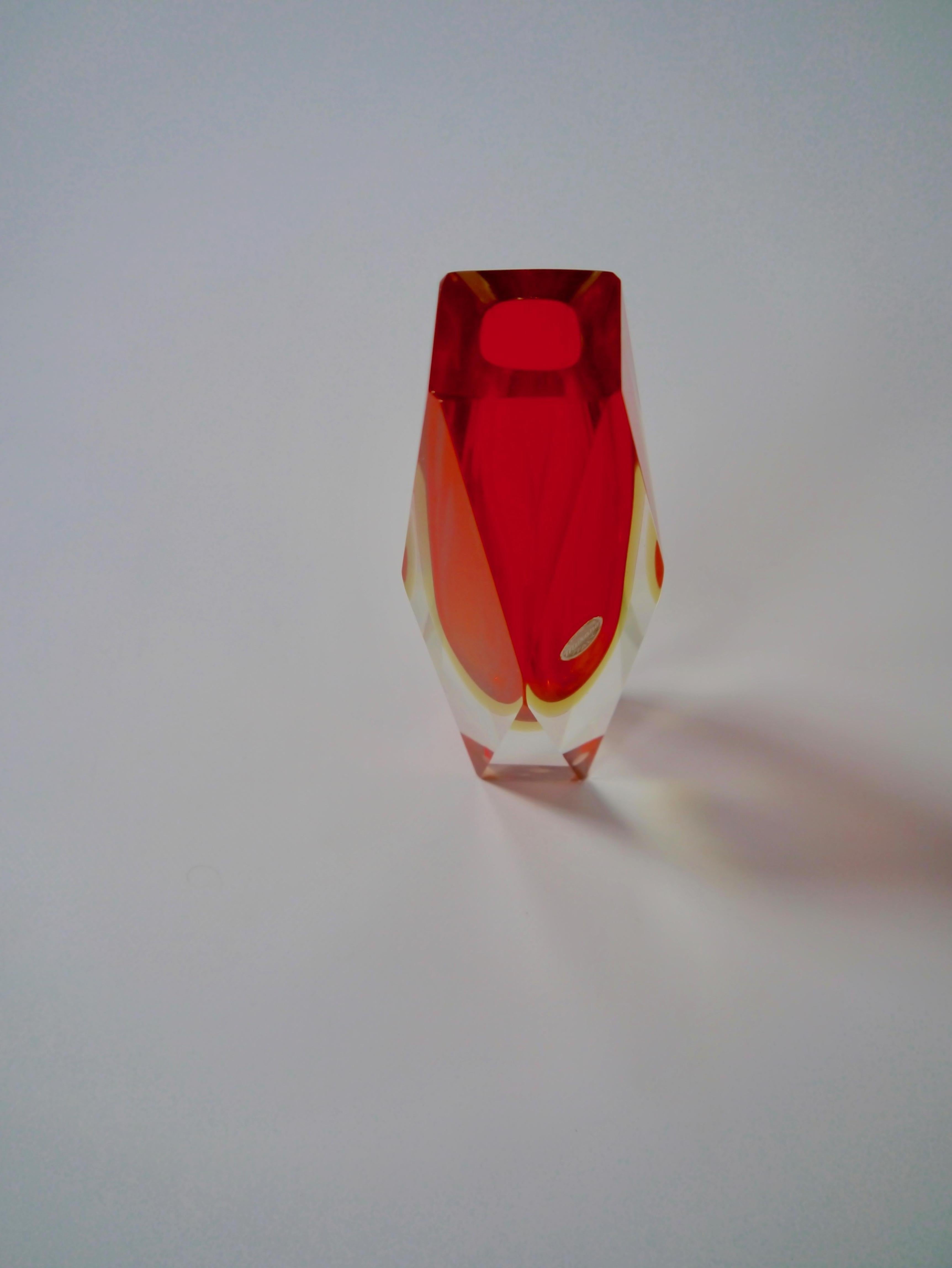 Vase en verre de Murano rouge rubis de Mandruzzato pour Oball, Italie, 1970 Bon état - En vente à Barcelona, ES