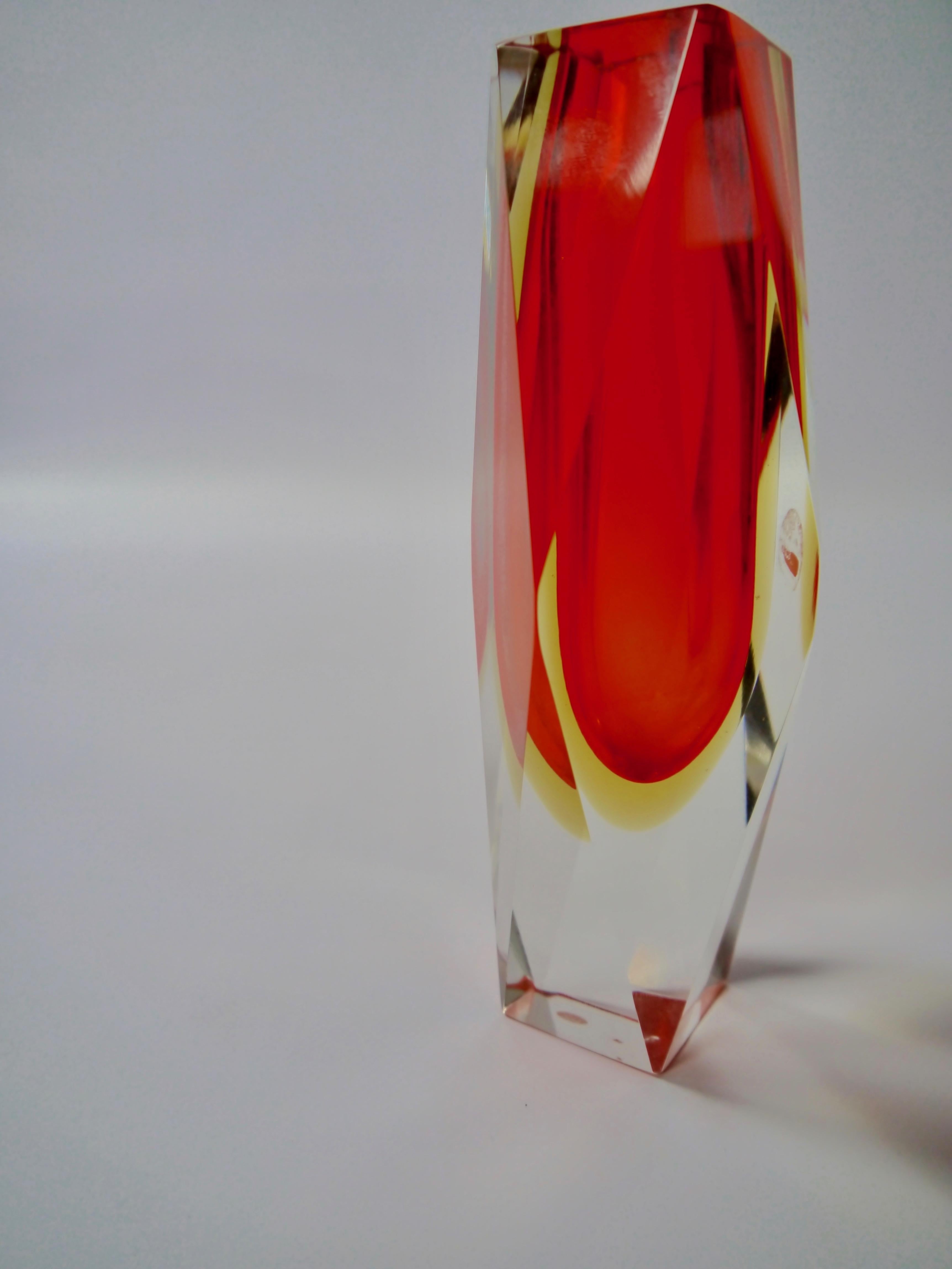 Verre Vase en verre de Murano rouge rubis de Mandruzzato pour Oball, Italie, 1970 en vente