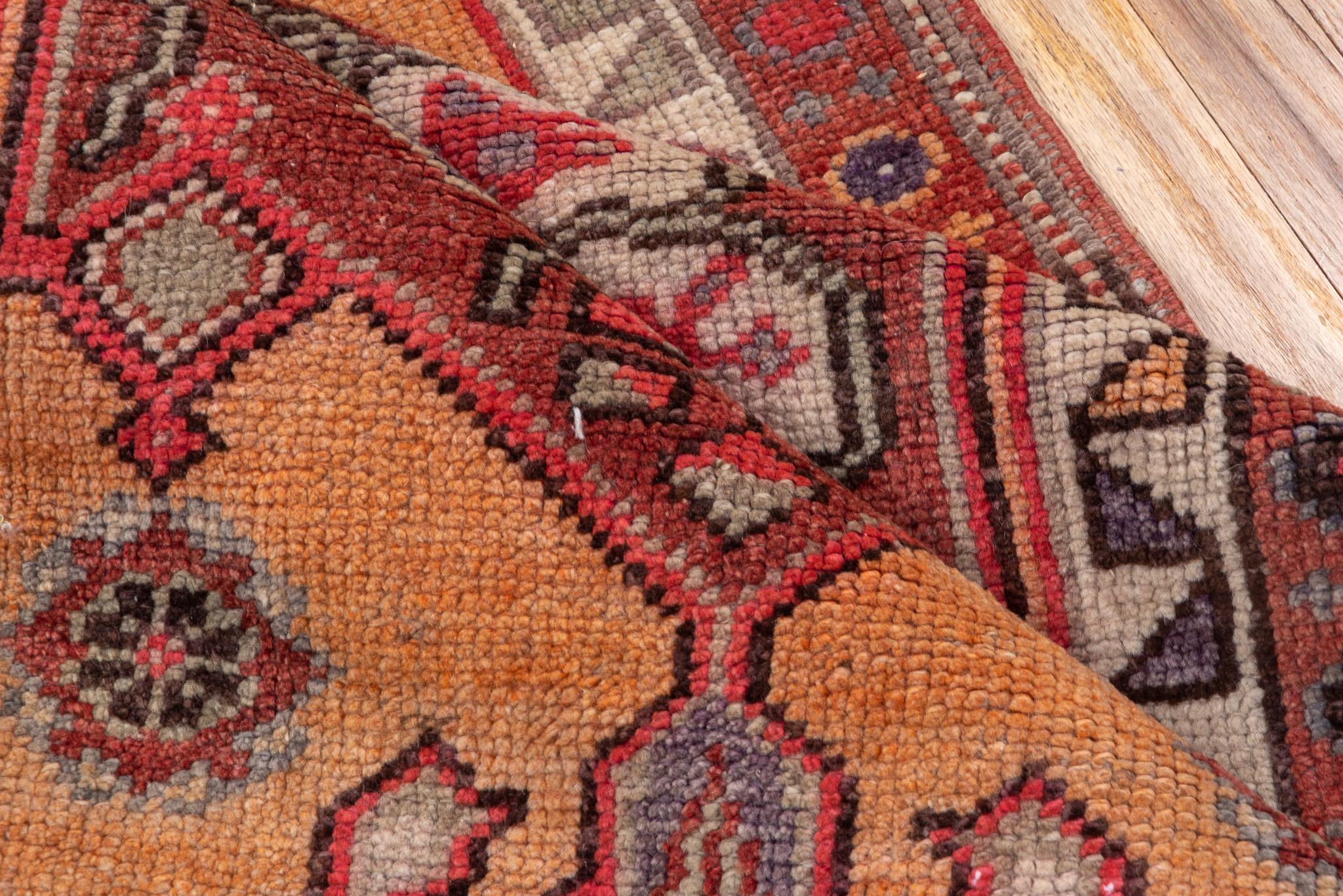 Runner Oushak rosso rubino in vendita 1