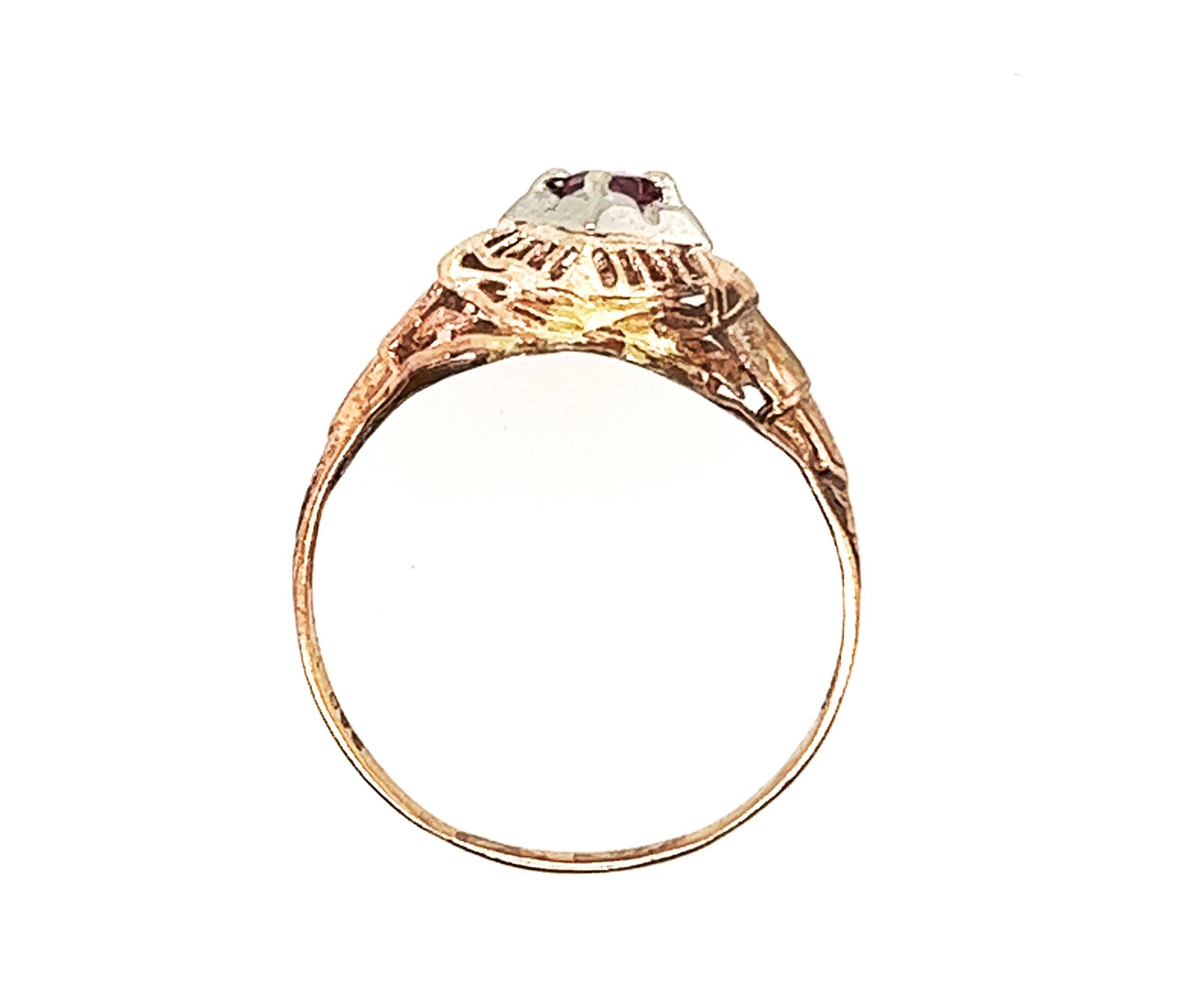 Genuine Original Antique from the 1920's Ruby Ring 1/4ct 10K Yellow & White Gold



Featuring a Gorgeous .25ct Genuine Natural Ruby Center

Filigree with Deep Hand Engraving on Shoulders

100% Natural Ruby 

.25 Carat Ruby 

10K Yellow Gold with