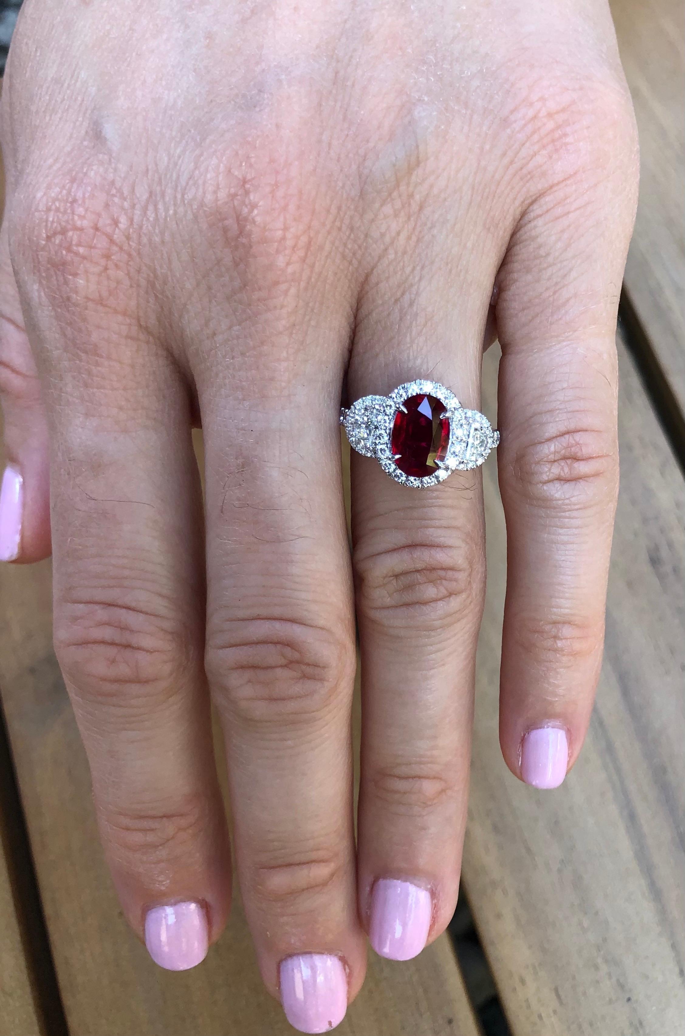 Ruby Ring 1.52 Carat Oval Vivid Red In New Condition In Beverly Hills, CA