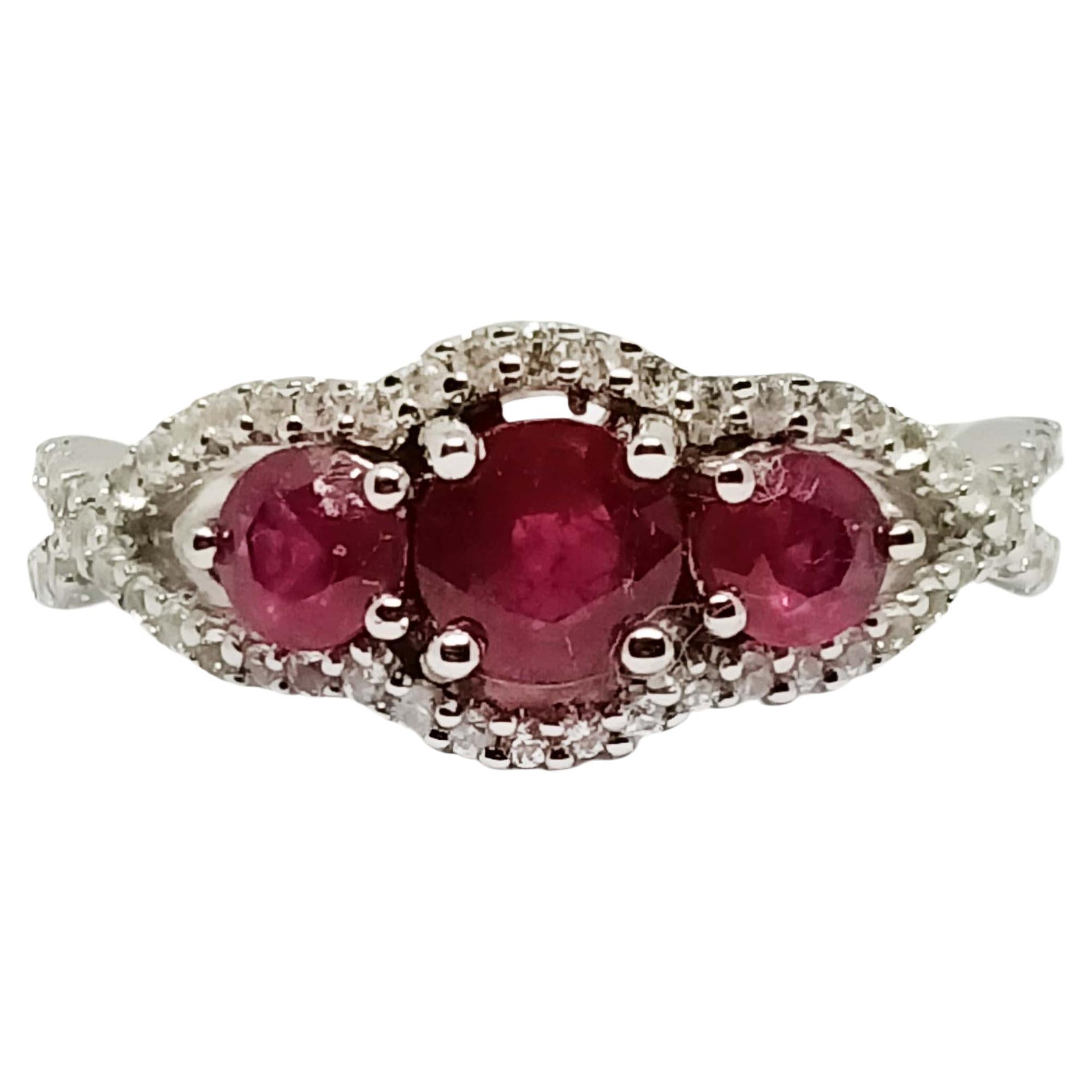 Ruby ring 1.85 cts withs white zircon For Sale