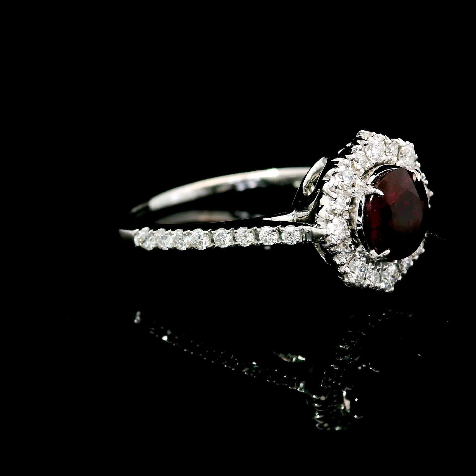 Taglio rotondo Anello di rubino in vendita