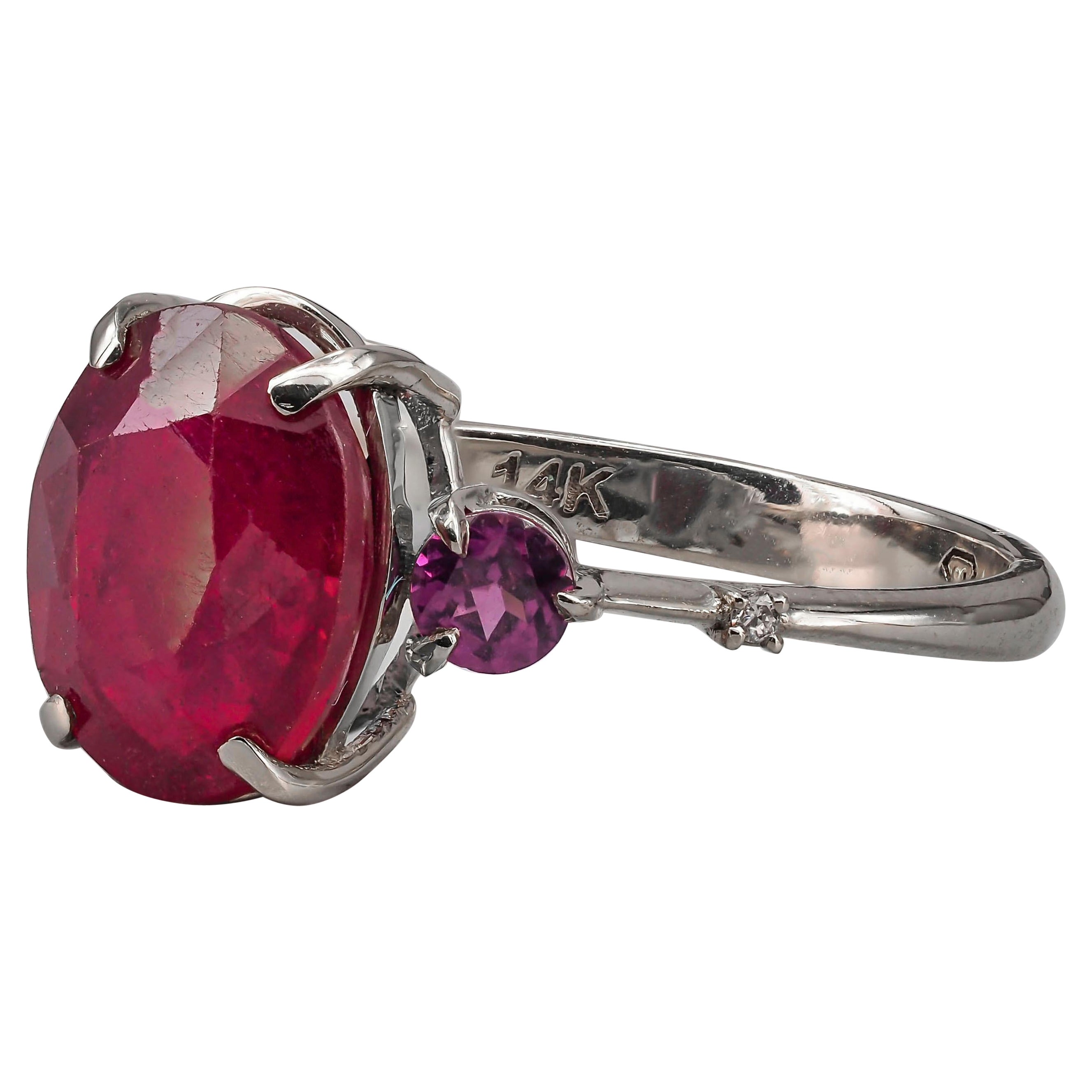 Ruby ring in 14k gold. Oval ruby ring. Solitaire ring with ruby. Ruby engagement ring. Genuine ruby ring. Red gemstone ring.

Metal: 14k solid gold
Weight: 2.2 g (depends from size)
Main stone - ruby, red color, oval cut, 1.50-1.70 ct weight, si