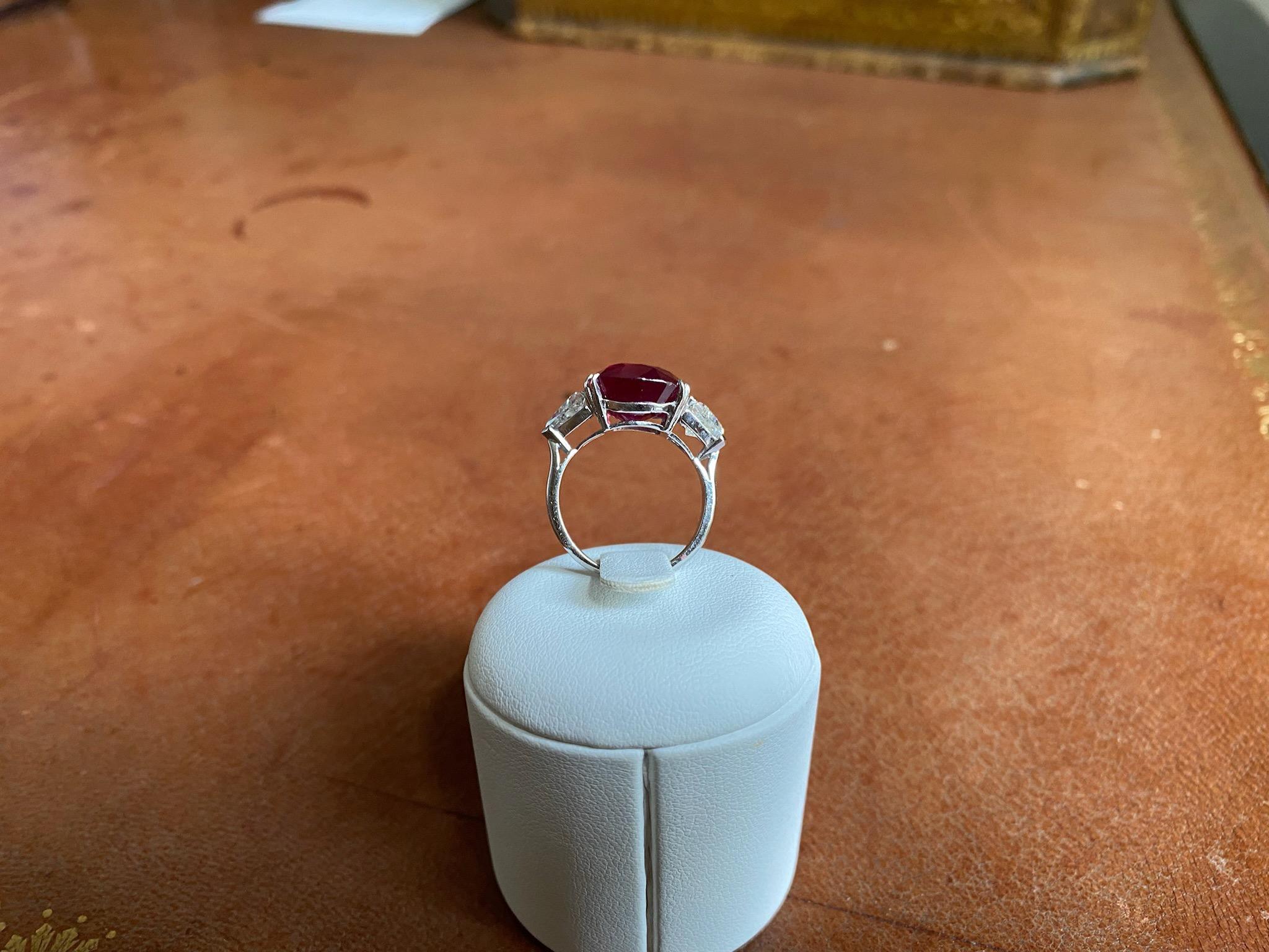 Ruby Ring Ruby 11, 4 Carat in 18 Carat White Gold and Diamonds 5