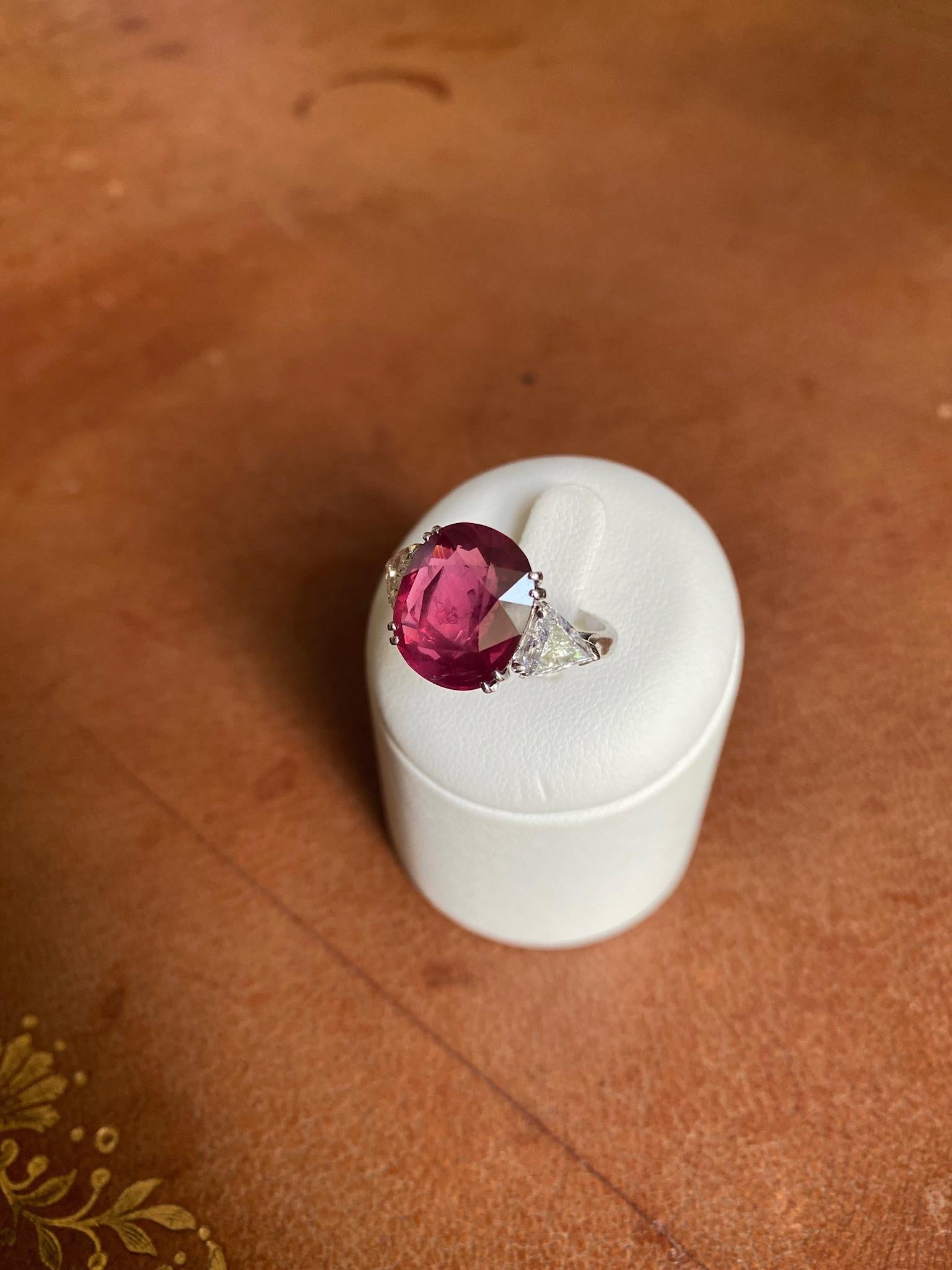 Ruby Ring Ruby 11, 4 Carat in 18 Carat White Gold and Diamonds 7