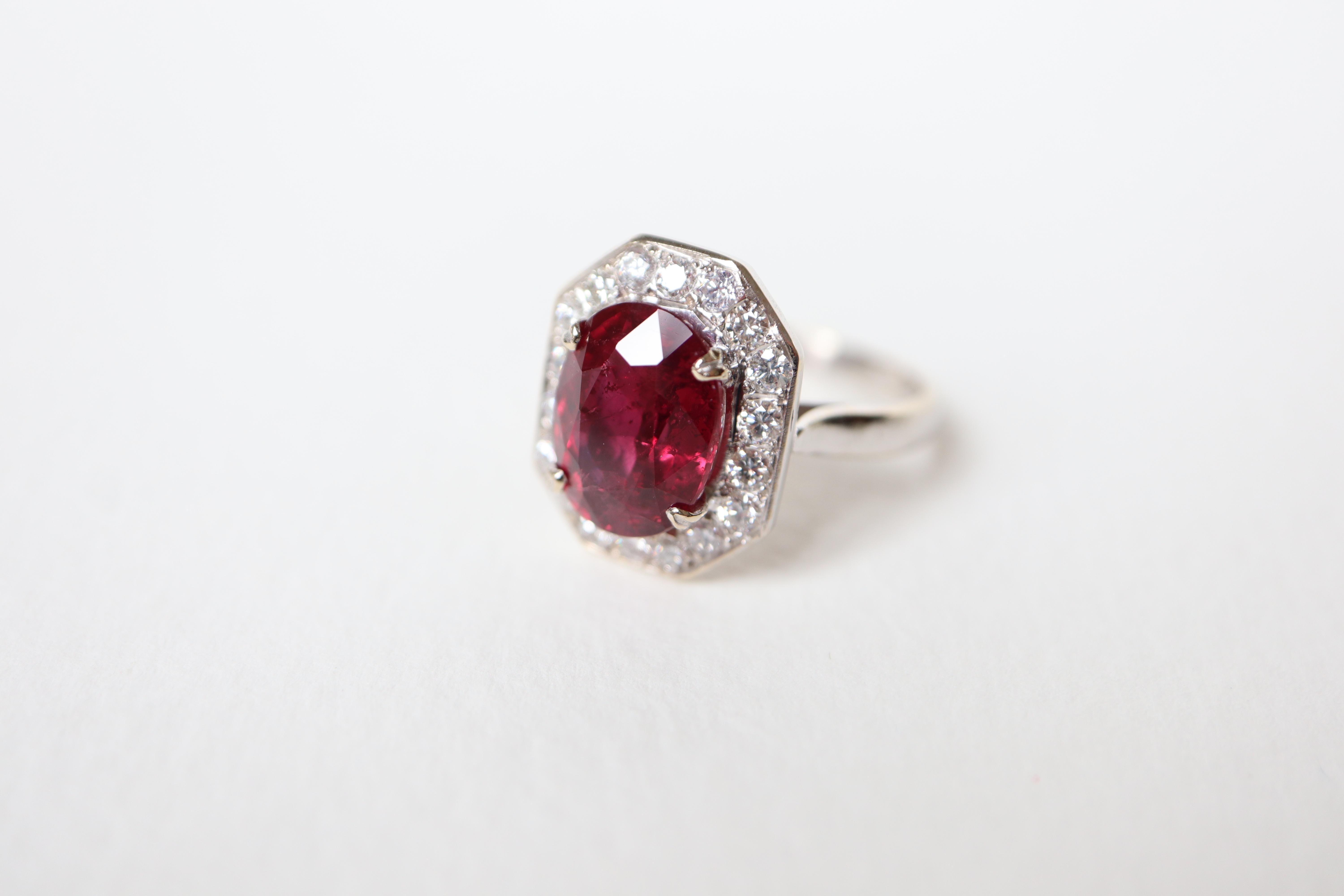 Ruby Ring in 18K White Gold, Diamonds and 5.02KT Ruby For Sale 2