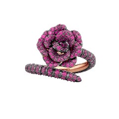 Anello con rubino in oro rosa 14kt, "La Vie En Rose" di Renu Oberoi