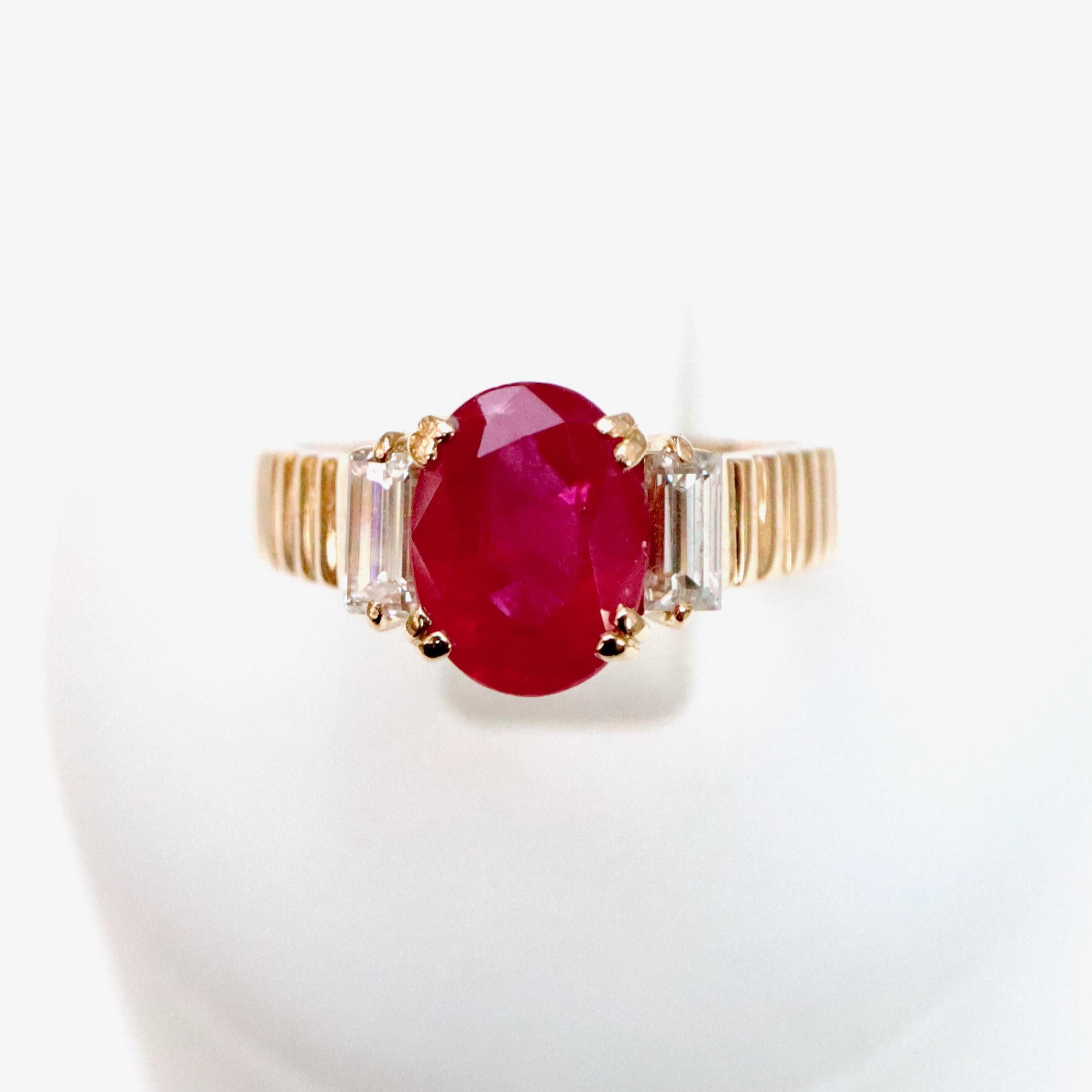Ruby Ring Ruby 2.3 Carat in 18 Carat Yellow Gold Baguette Diamonds Vintage For Sale 3