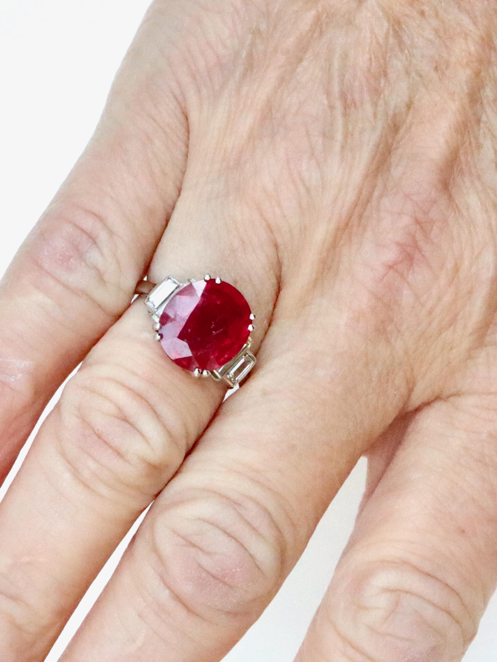Ruby Ring Ruby 6.4 Carat in 18 Carat White Gold and Diamonds For Sale 5