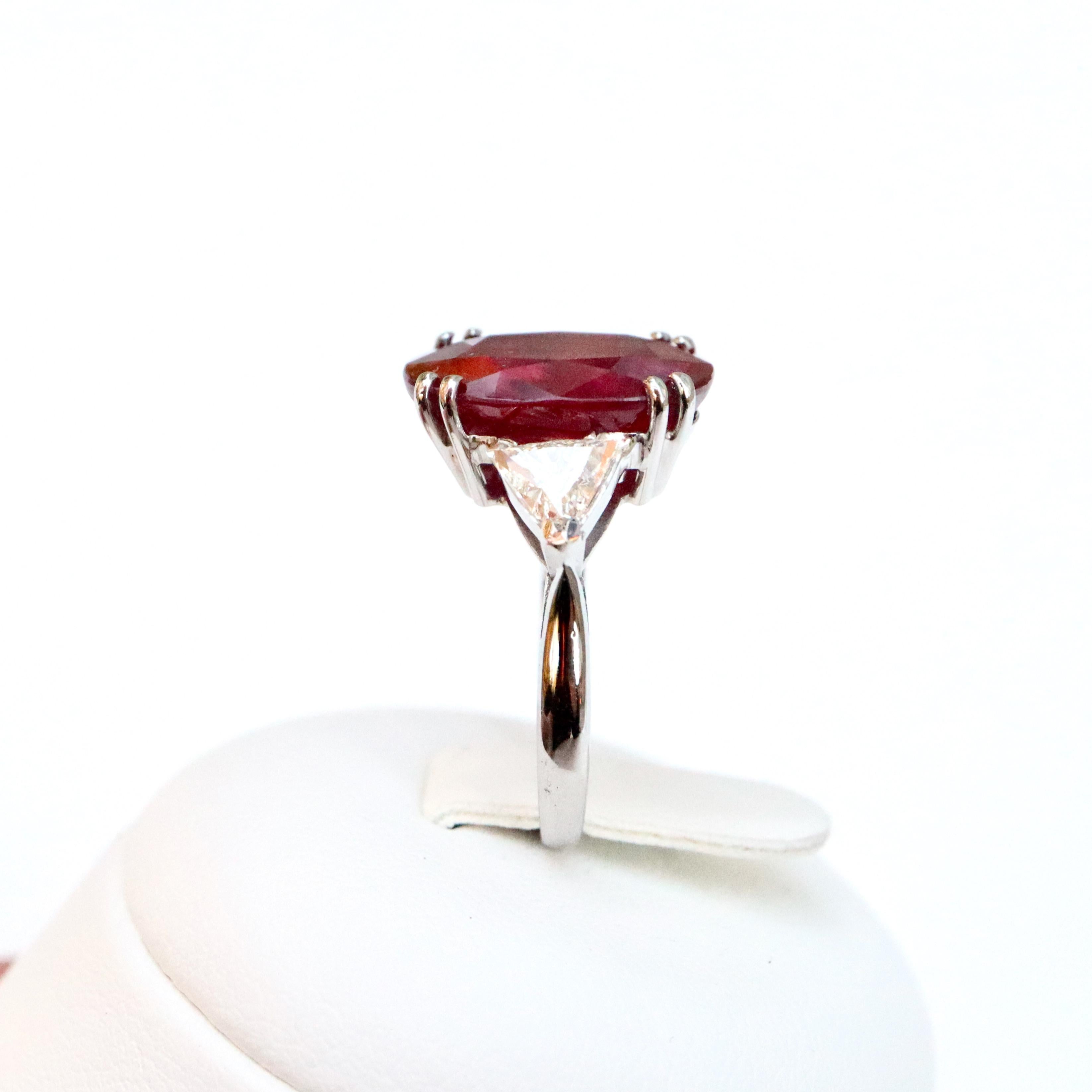 Oval Cut Ruby Ring Ruby 6.8 Carat in 18 Carat White Gold Triangle Diamonds For Sale