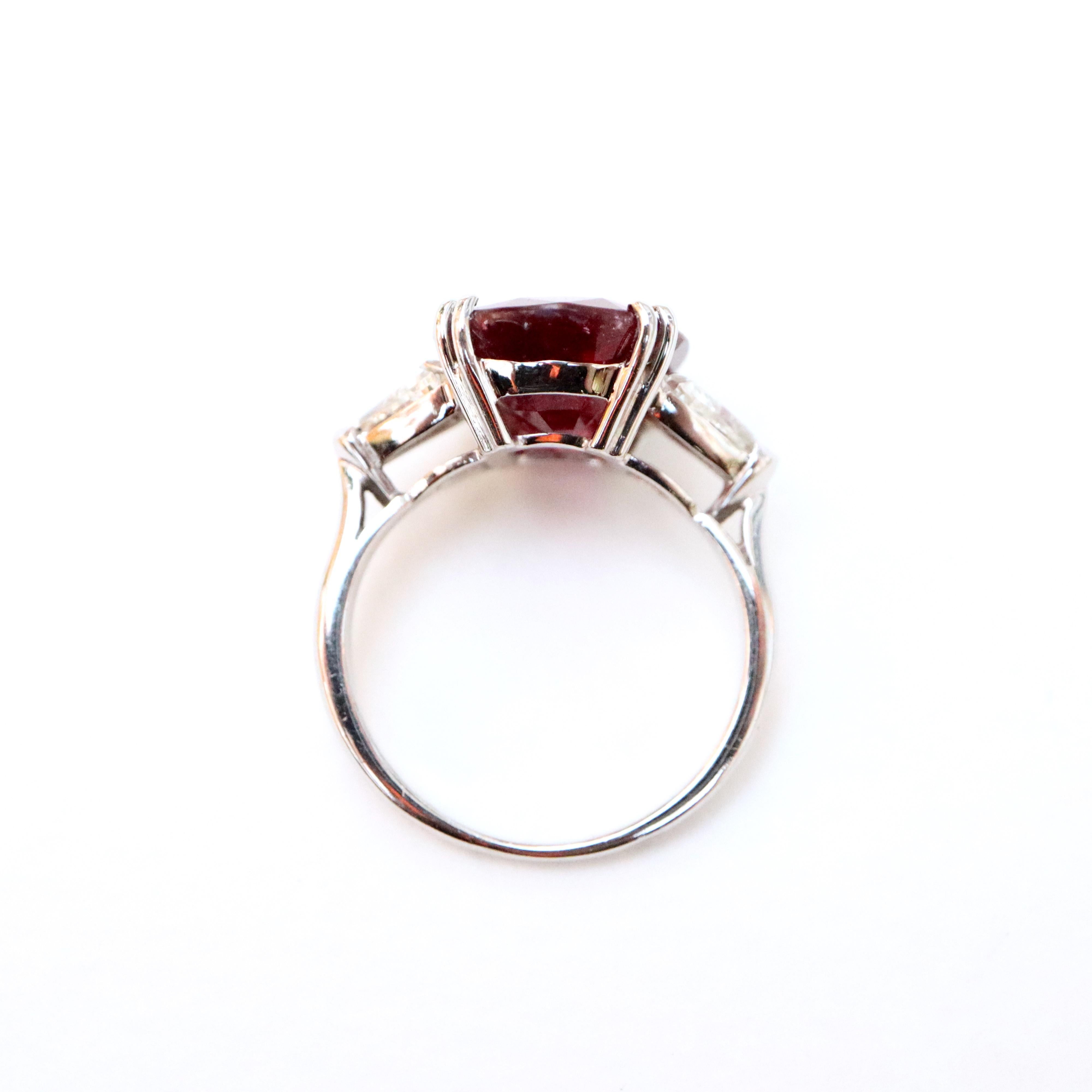 Women's Ruby Ring Ruby 6.8 Carat in 18 Carat White Gold Triangle Diamonds For Sale