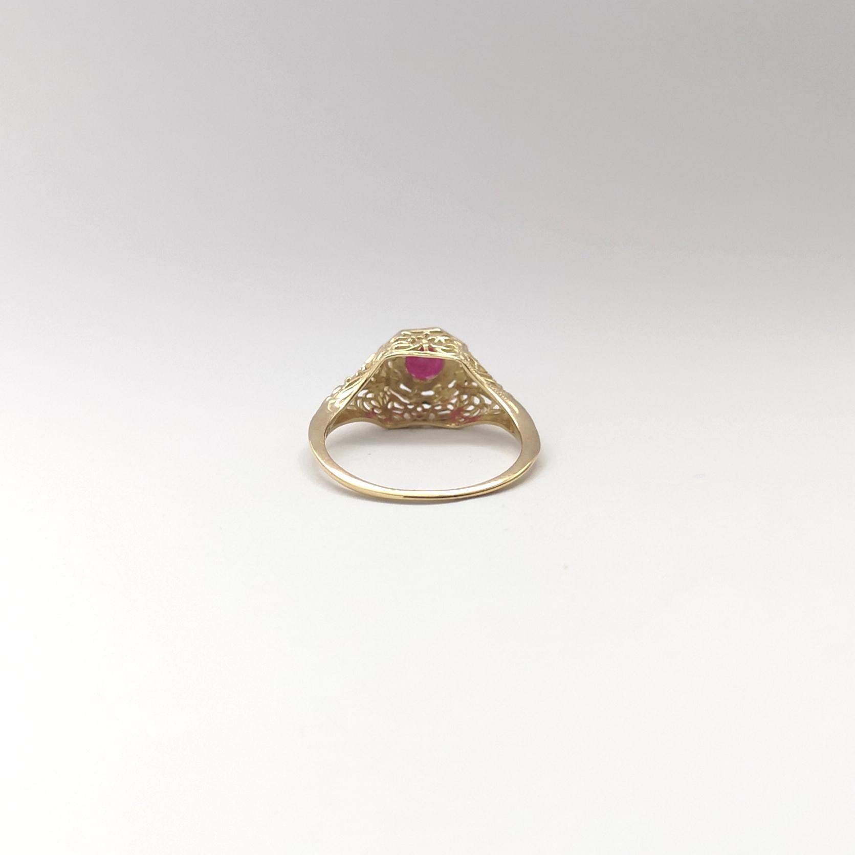 Anello con rubino incastonato in oro 14K in vendita 7