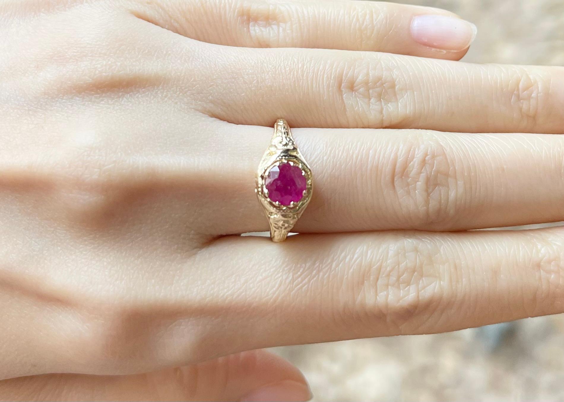 Anillo de rubí engastado en oro de 14 quilates Art Decó en venta
