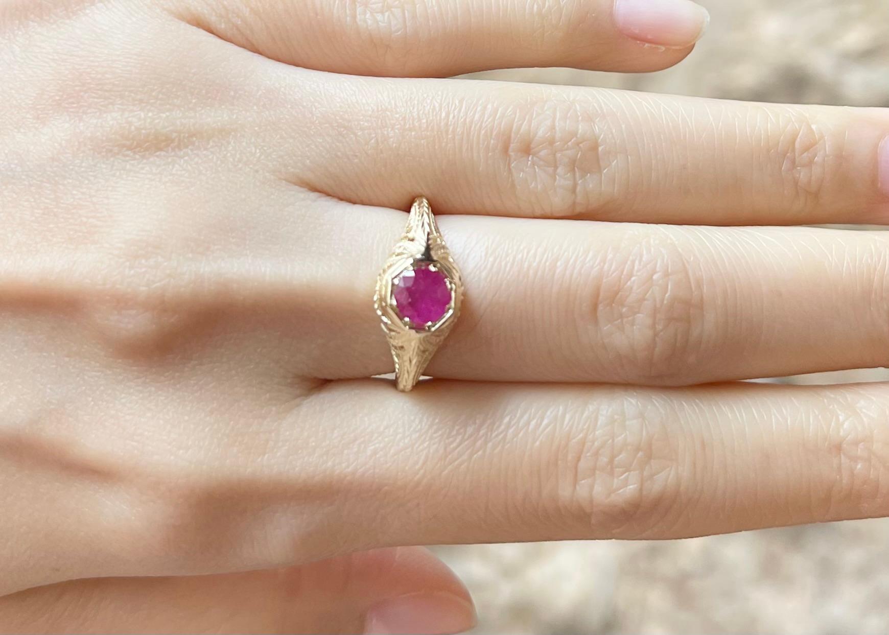 Rubin-Ring in 14K Goldfassungen gefasst (Art déco) im Angebot