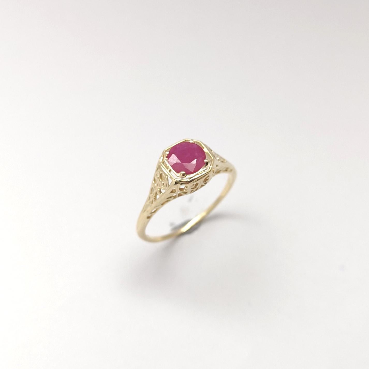 Anillo de rubí engastado en oro de 14 quilates en venta 2