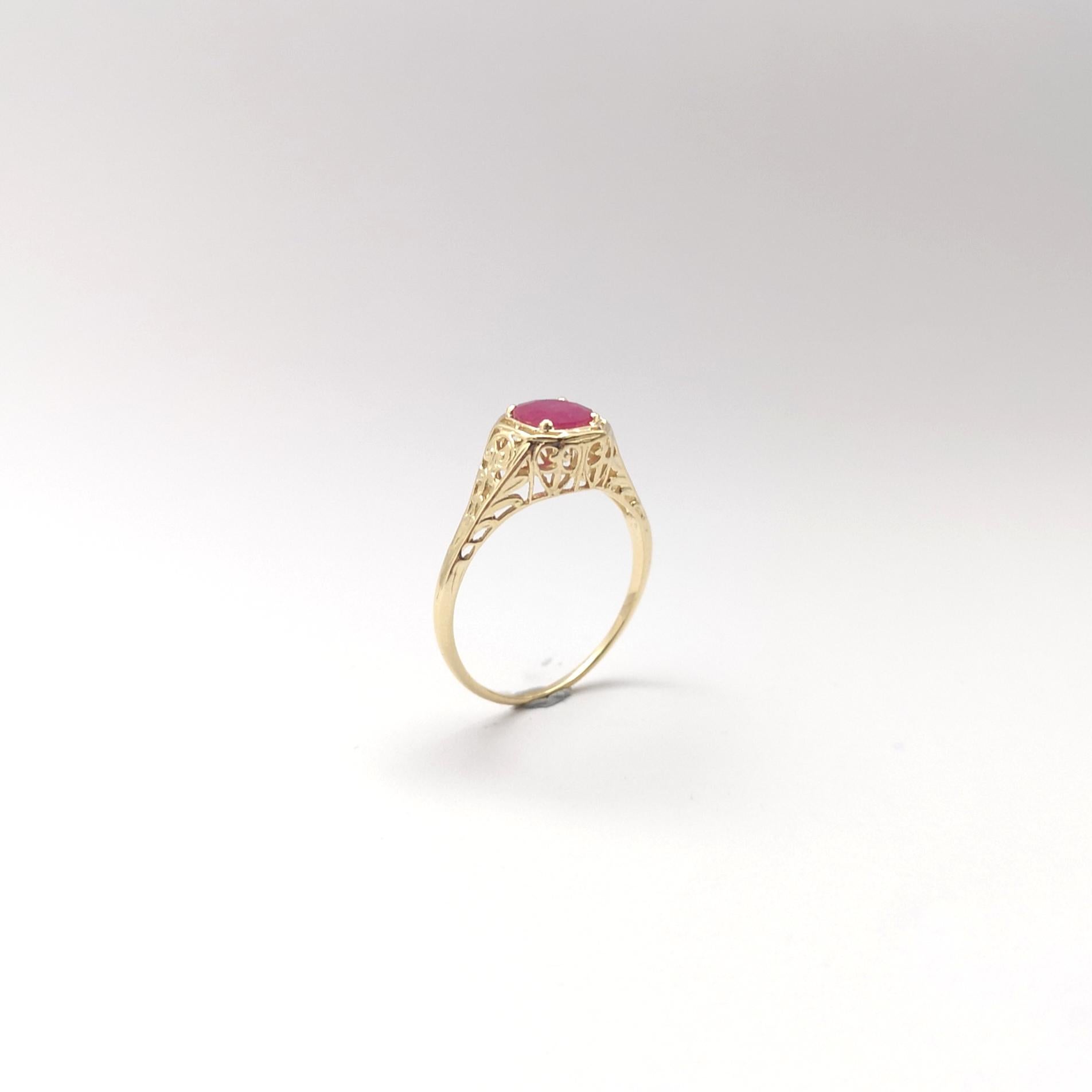 Anillo de rubí engastado en oro de 14 quilates en venta 3