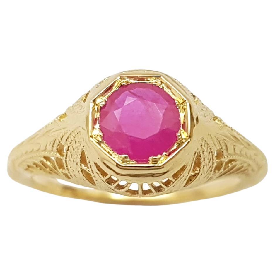 Anillo de rubí engastado en oro de 14 quilates