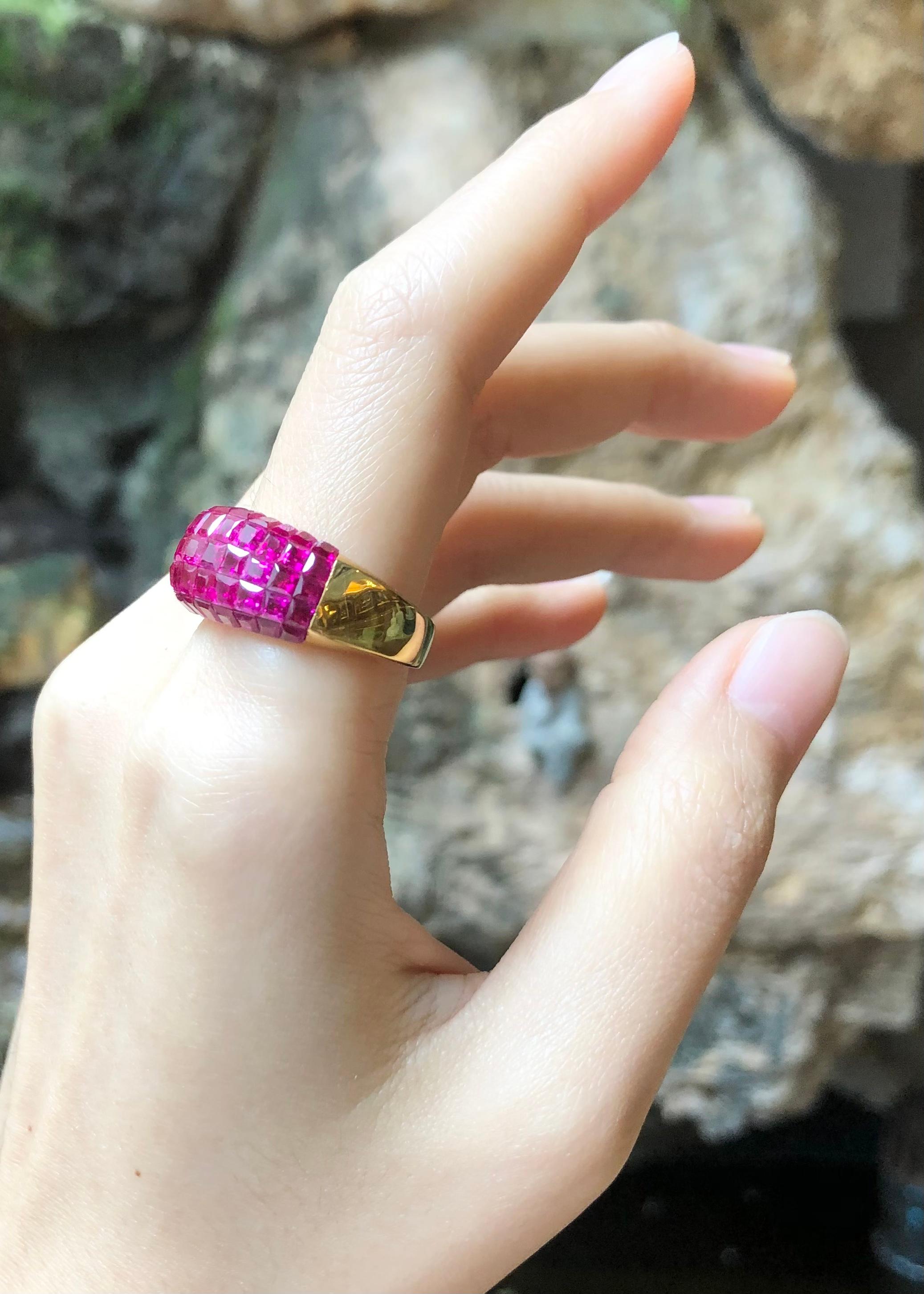 Ruby Ring Set in 18 Karat Gold Settings In New Condition For Sale In Bangkok, TH