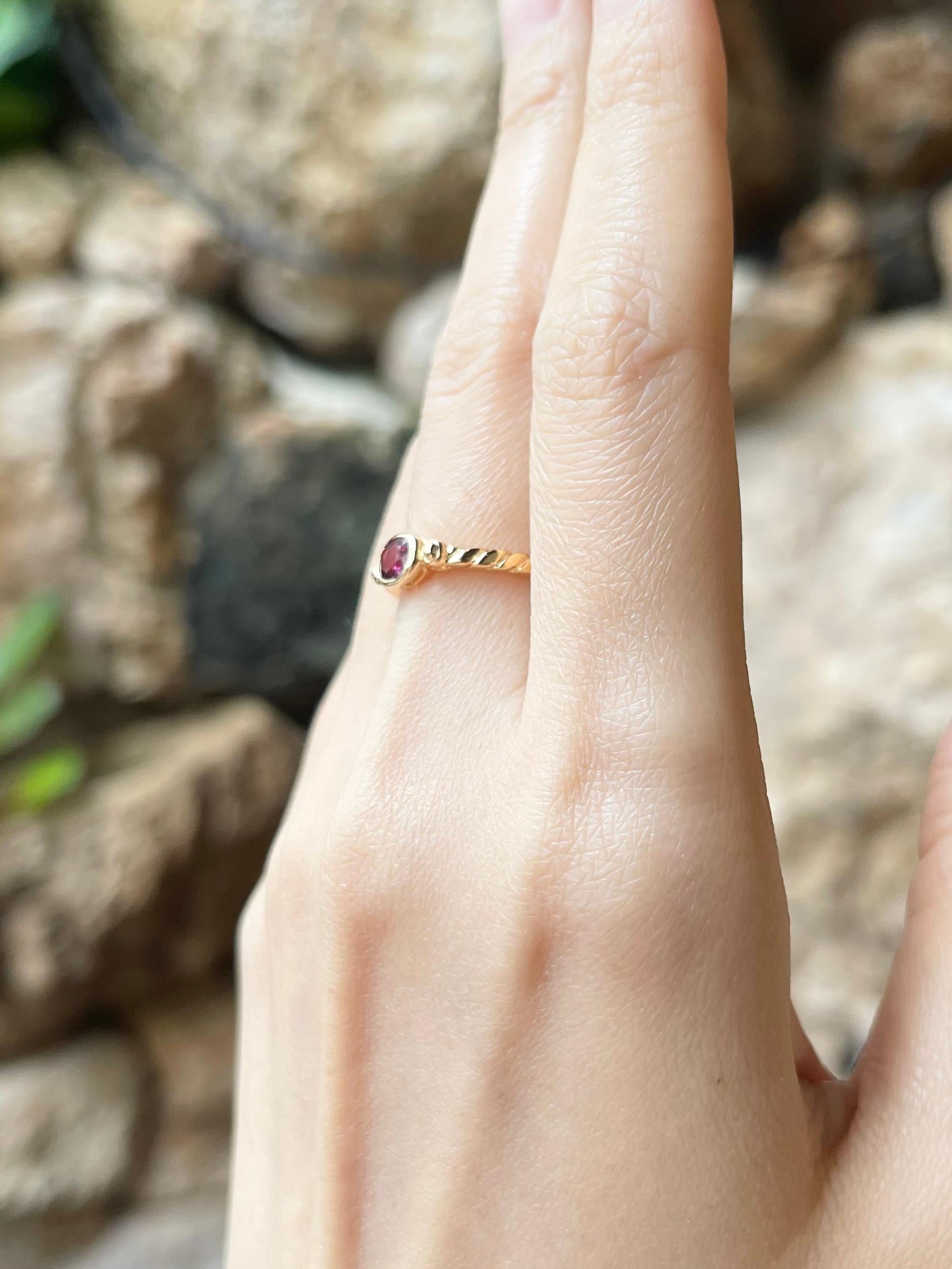 Rubin-Ring in 18 Karat Gold gefasst in Fassungen im Zustand „Neu“ im Angebot in Bangkok, TH