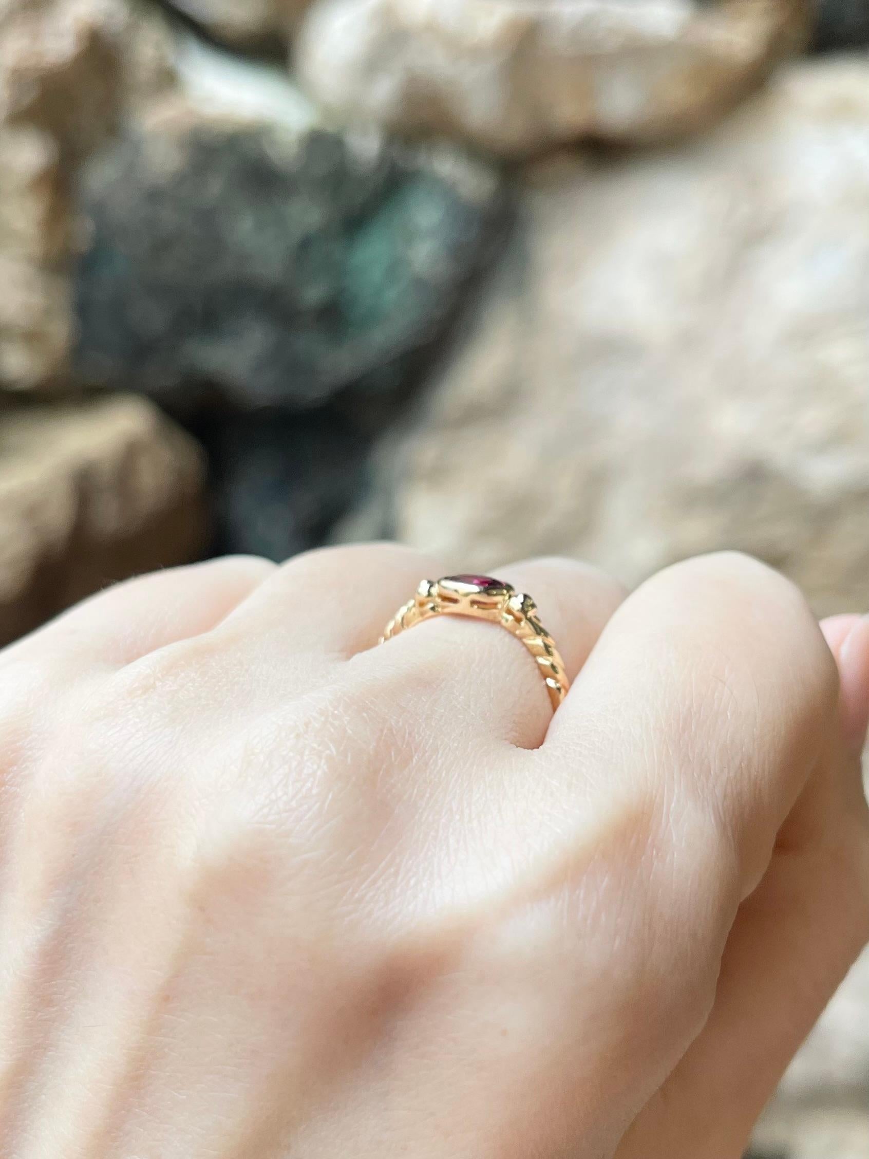Rubin-Ring in 18 Karat Gold gefasst in Fassungen Damen im Angebot